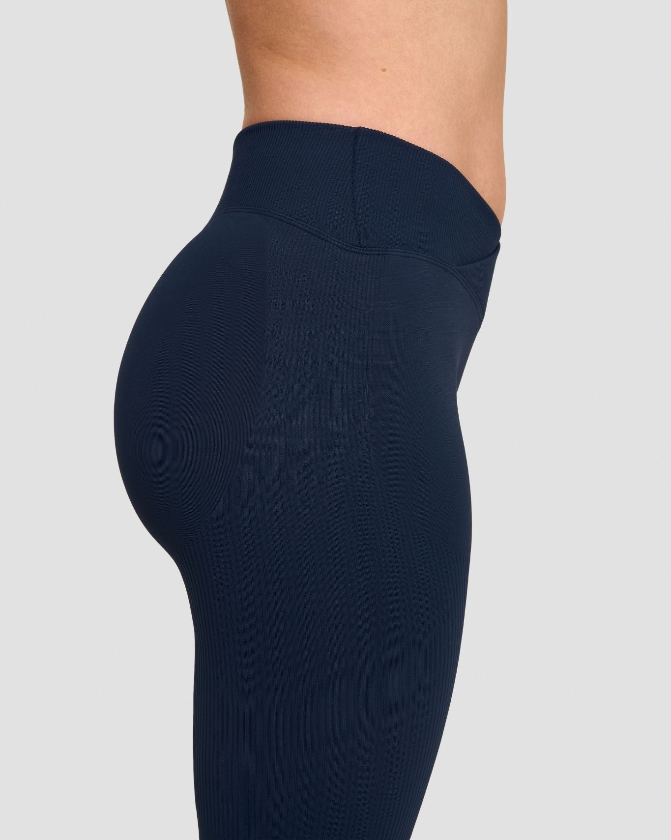 Elevate™ Sculpting Mid V-Waist Scrunch Flare | Midnight Navy