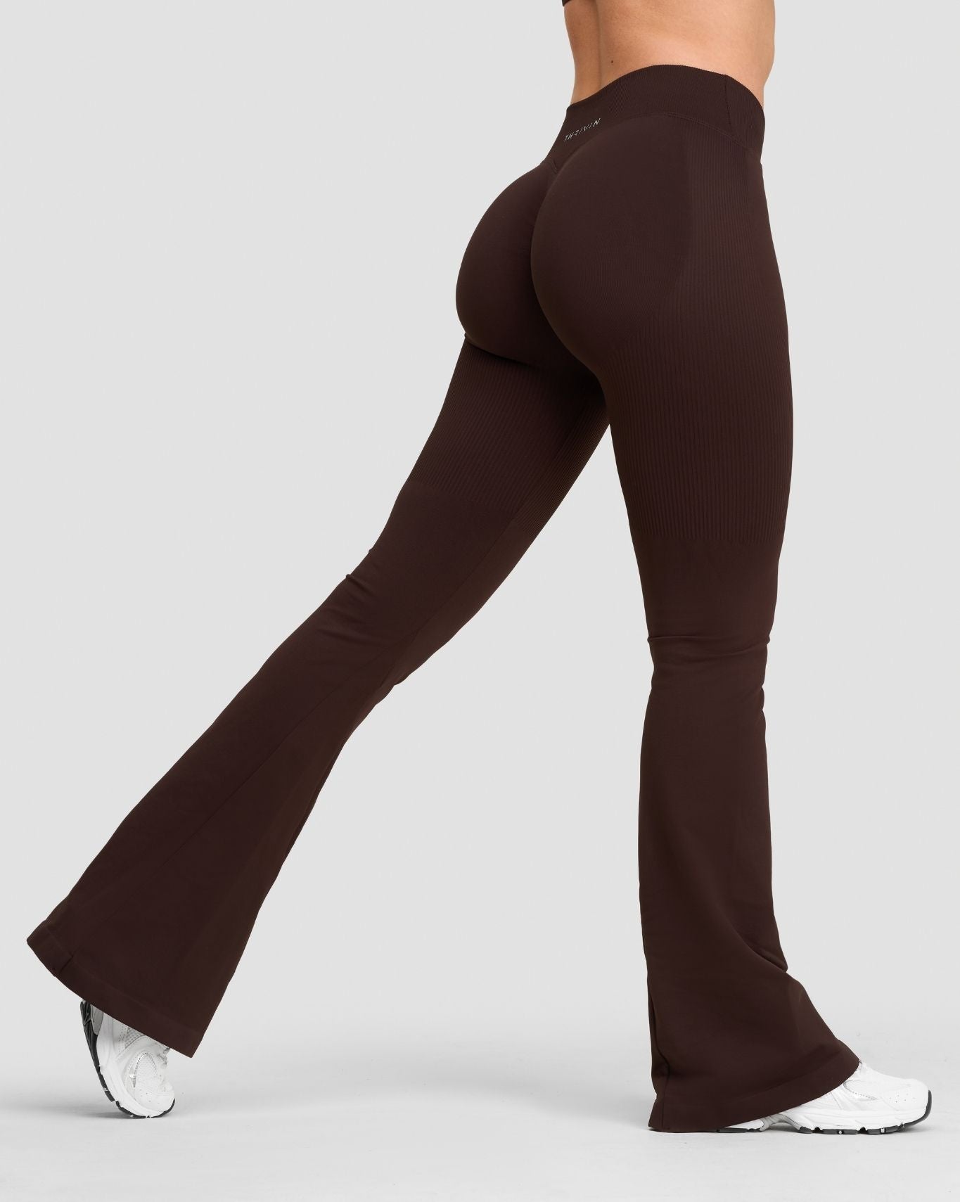 Elevate™ Sculpting Mid V-Waist Scrunch Flare | Coffee