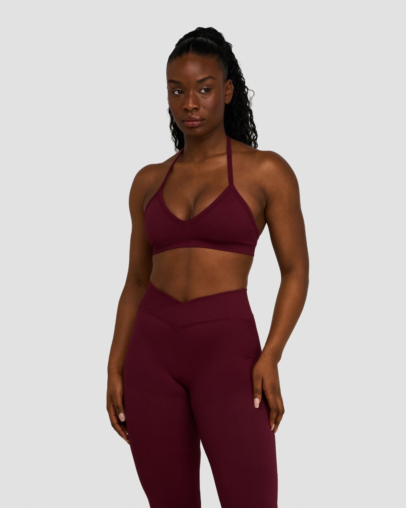 Elevate™ Sujetador Halter Ajustable Sin Costuras de Modelado | Merlot