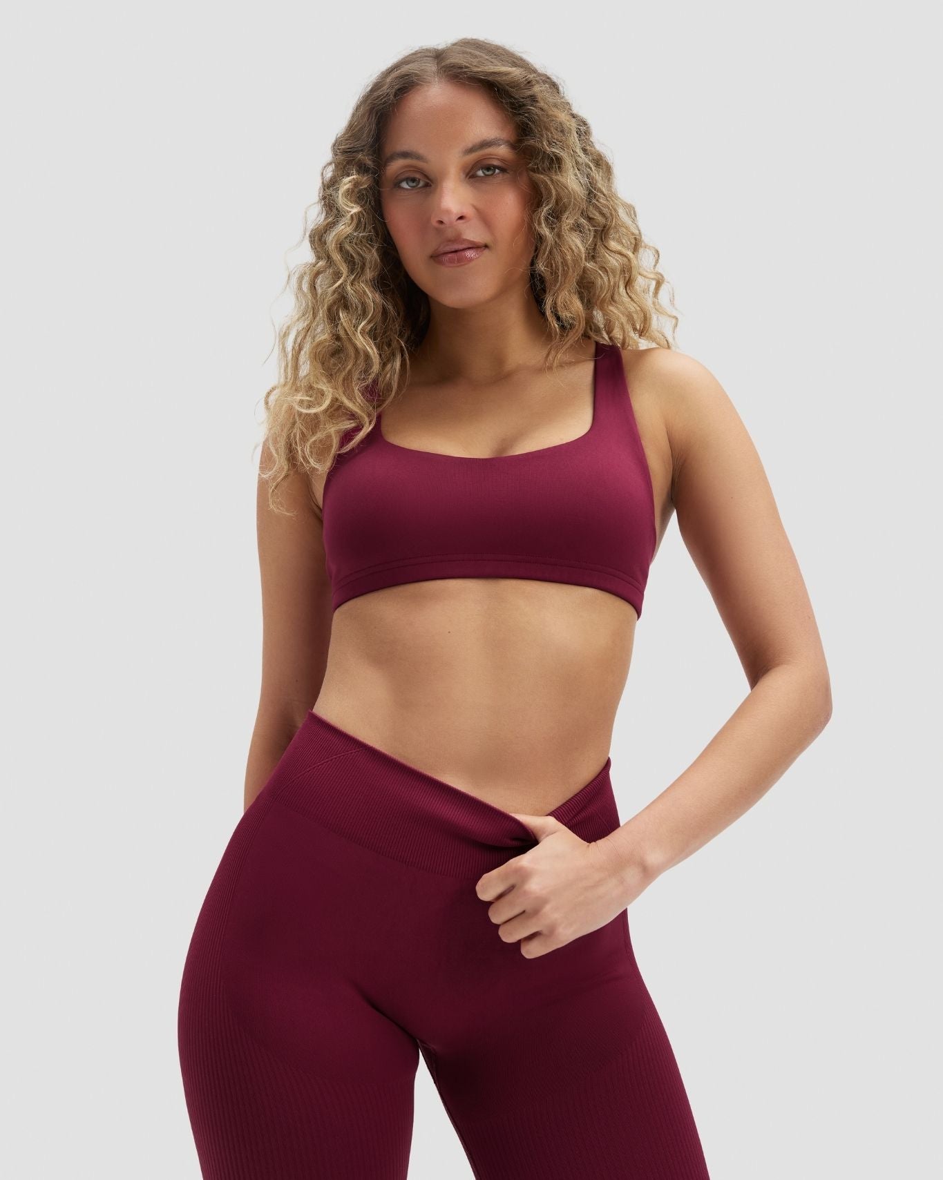 Elevate™ Sujetador Convertible Modelador de Impacto Medio | Cereza Arándano