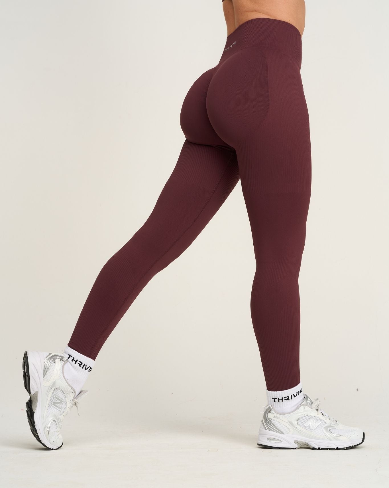 Elevate™ Leggings de modelado de cintura alta con detalle de fruncido | Mauve Oscuro
