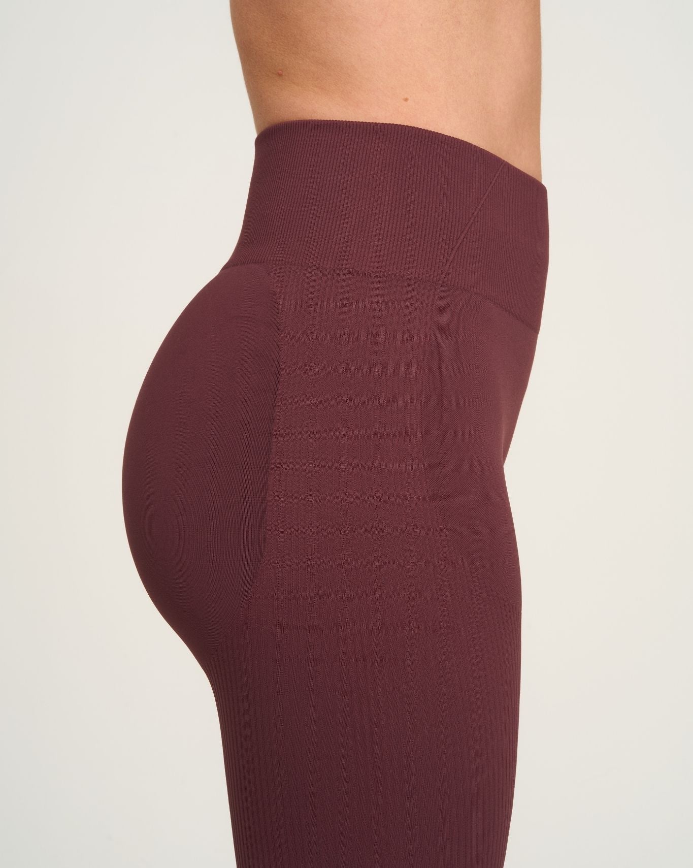 Elevate™ Leggings de modelado de cintura alta con detalle de fruncido | Mauve Oscuro
