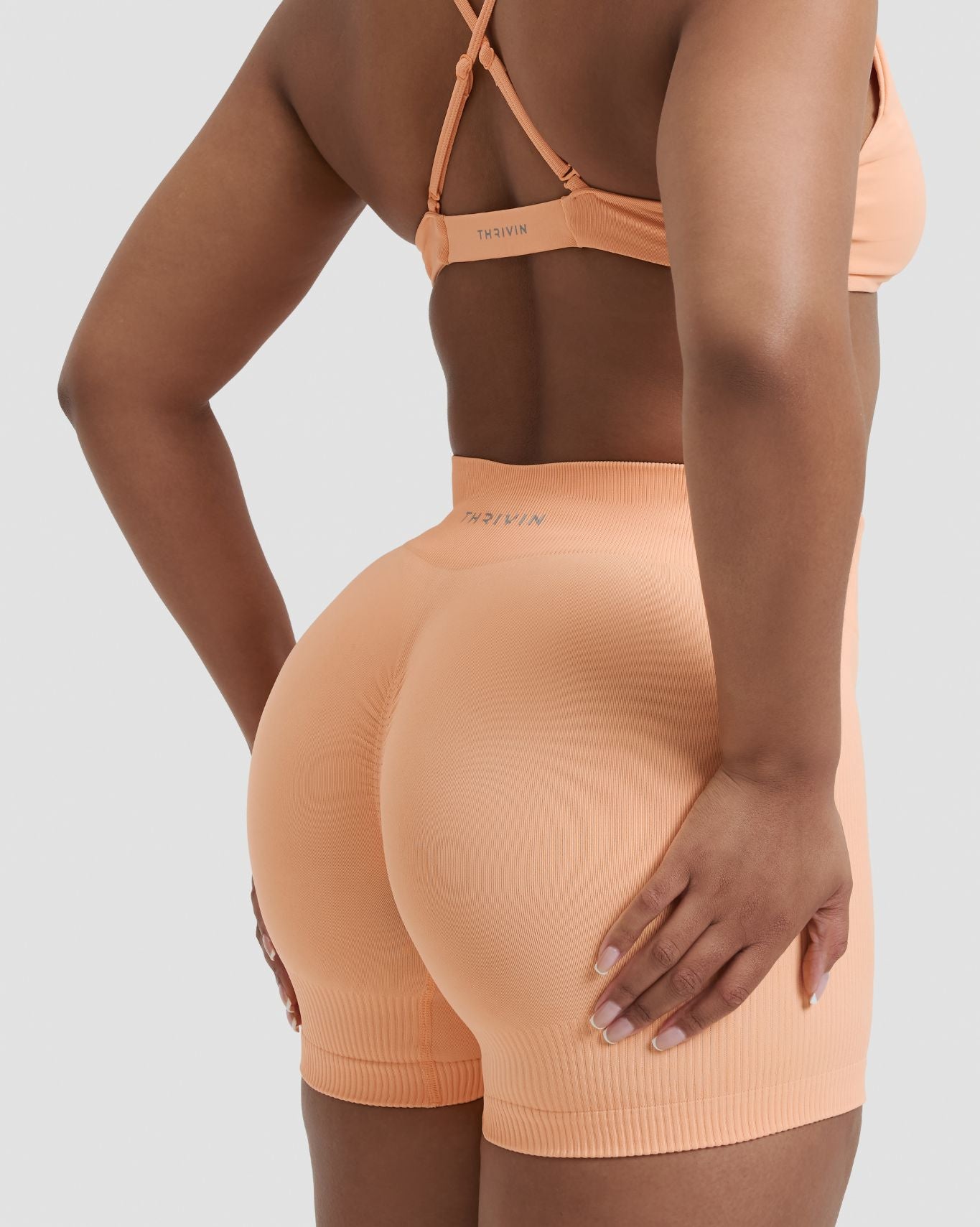 Elevate™ Pantalones Cortos Más Cortos Modeladores a Media Cintura con Detalle de Fruncido | Melón