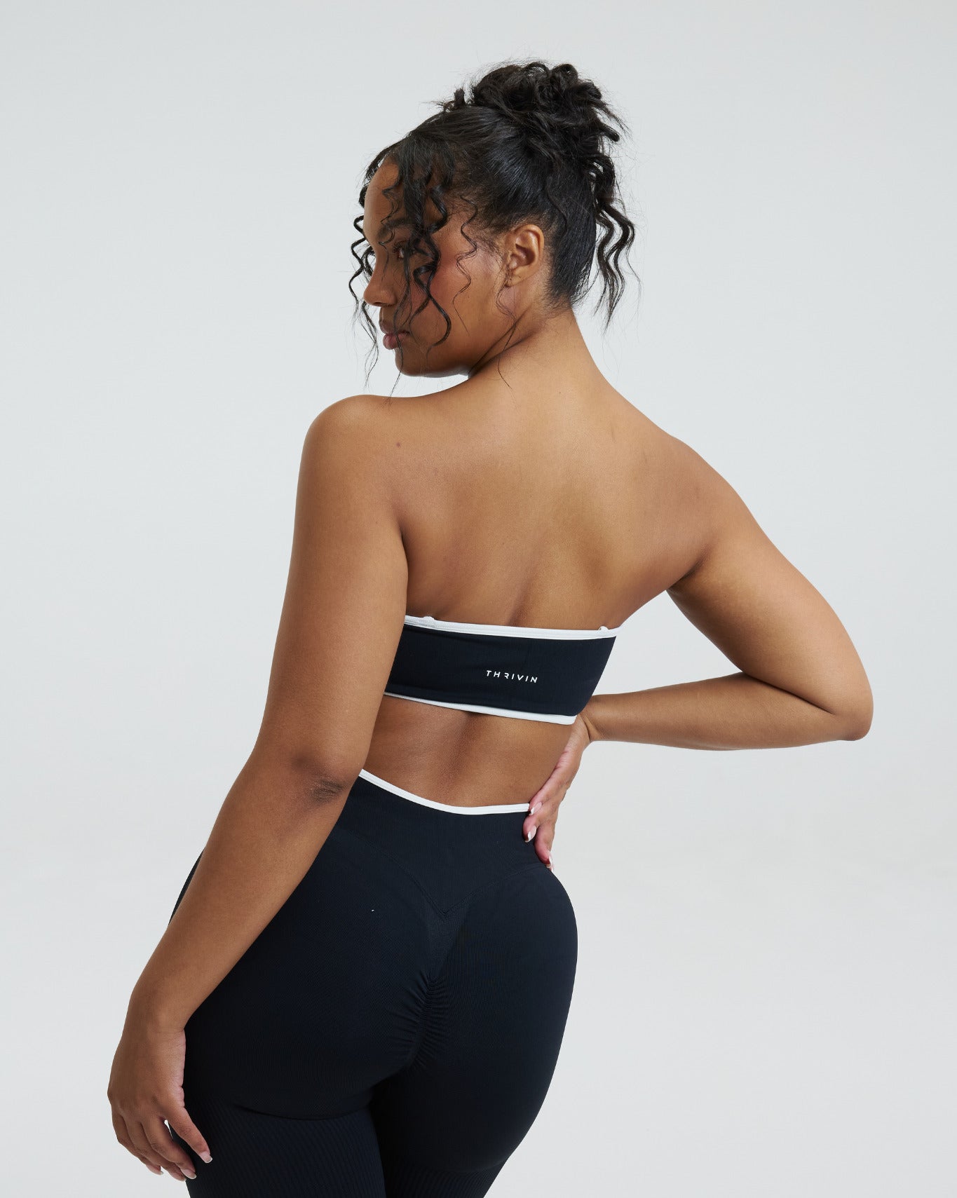 Elevate™ Outline Bandeau Bra | Night Black