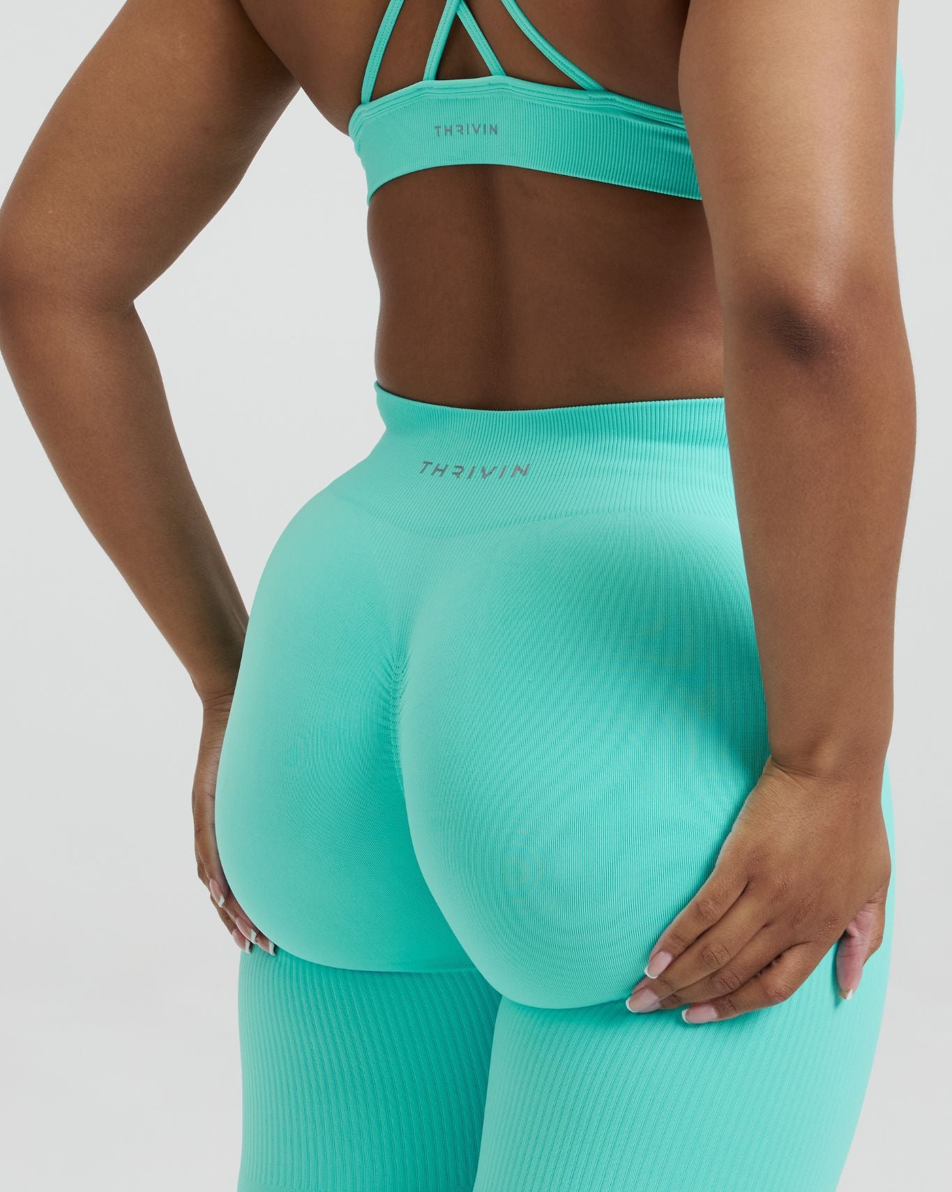 Elevate™ Leggings Esculpidores de Cintura Media con Fruncido | Clear Tides