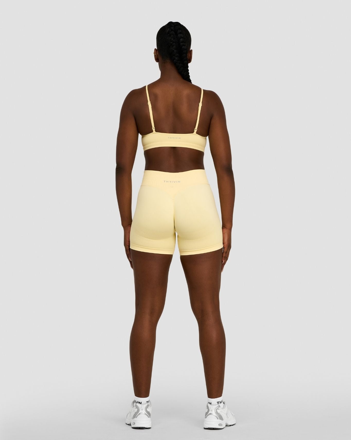 Elevate™ Sculpting Seamless Scoop Neck Bra | Golden Butter