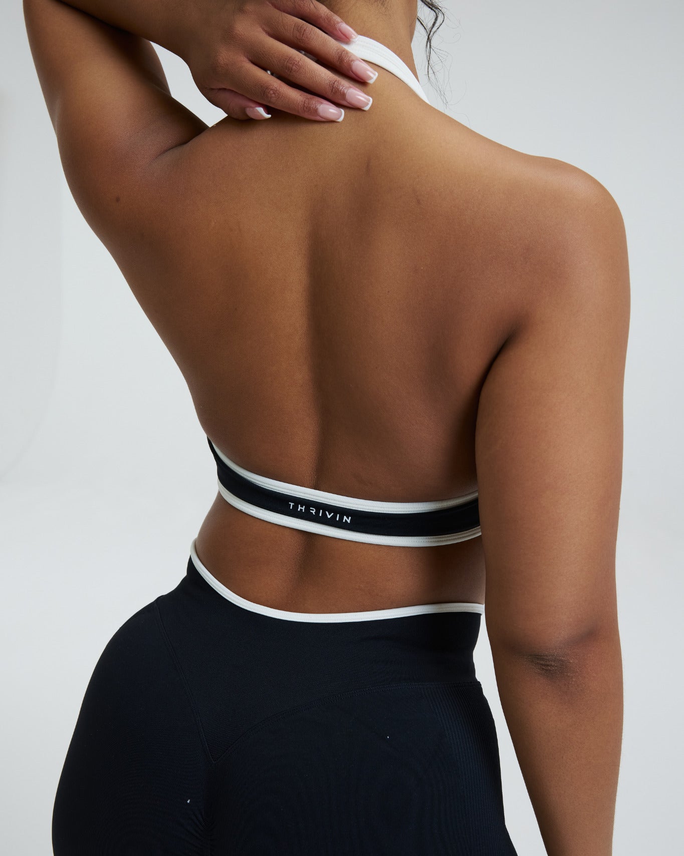Elevate™ Outline Halterneck Bra | Night Black