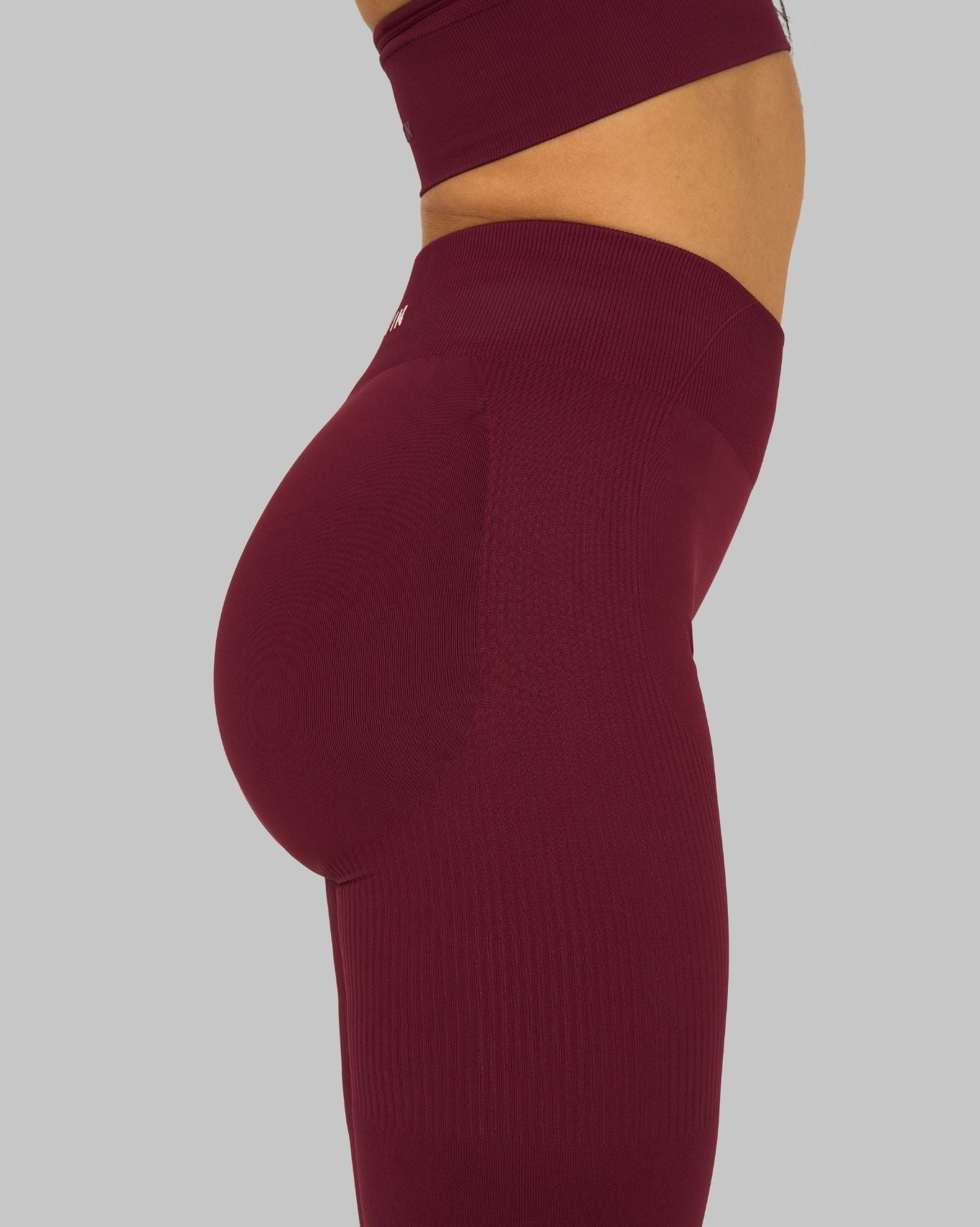 Elevate™ Sculpting Mid Waist Scrunch Leggings | Cranberry