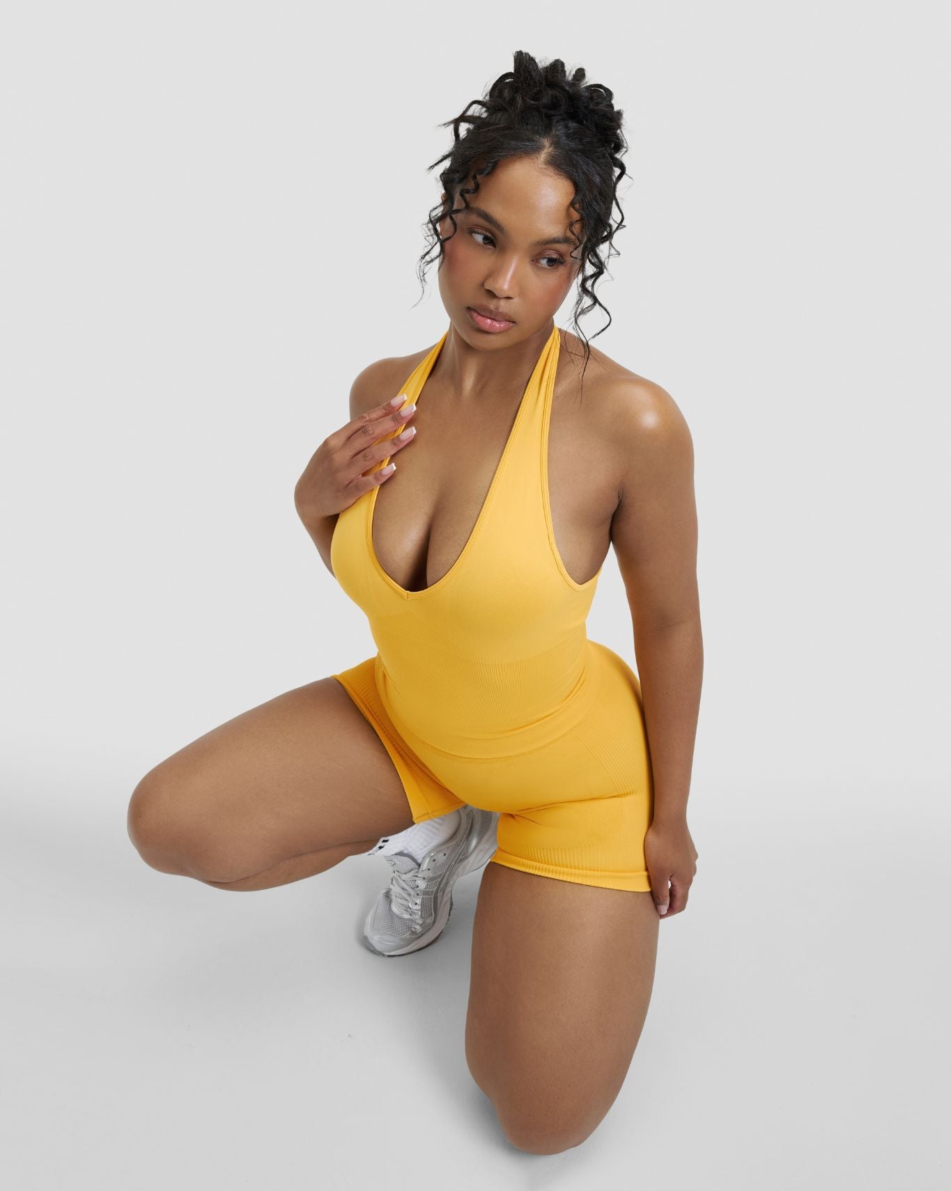 Elevate™ Sculpting Seamless Halterneck Top | Banana
