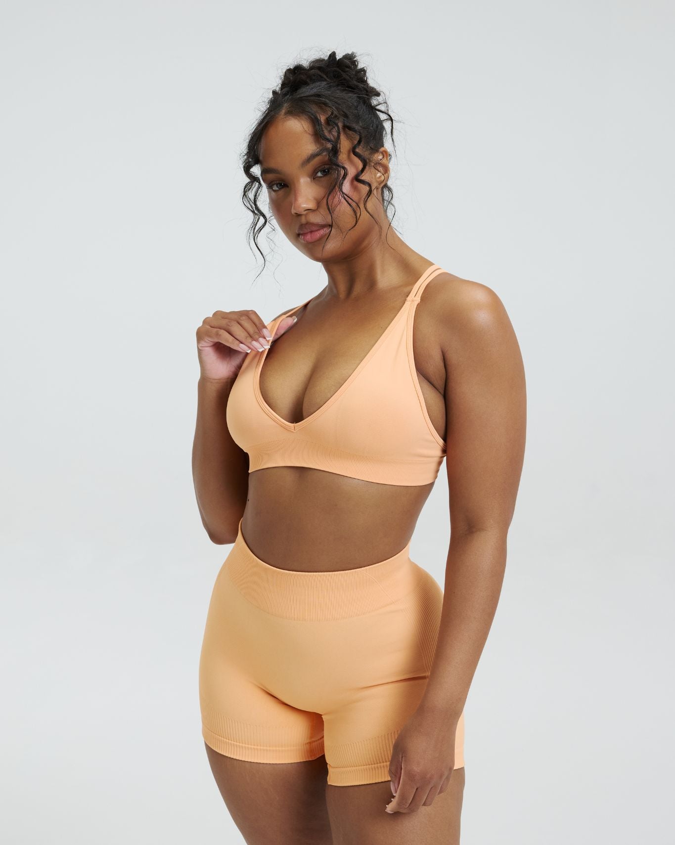 Elevate™ Bra de Alto Pico Sin Costuras de Escultura | Melón