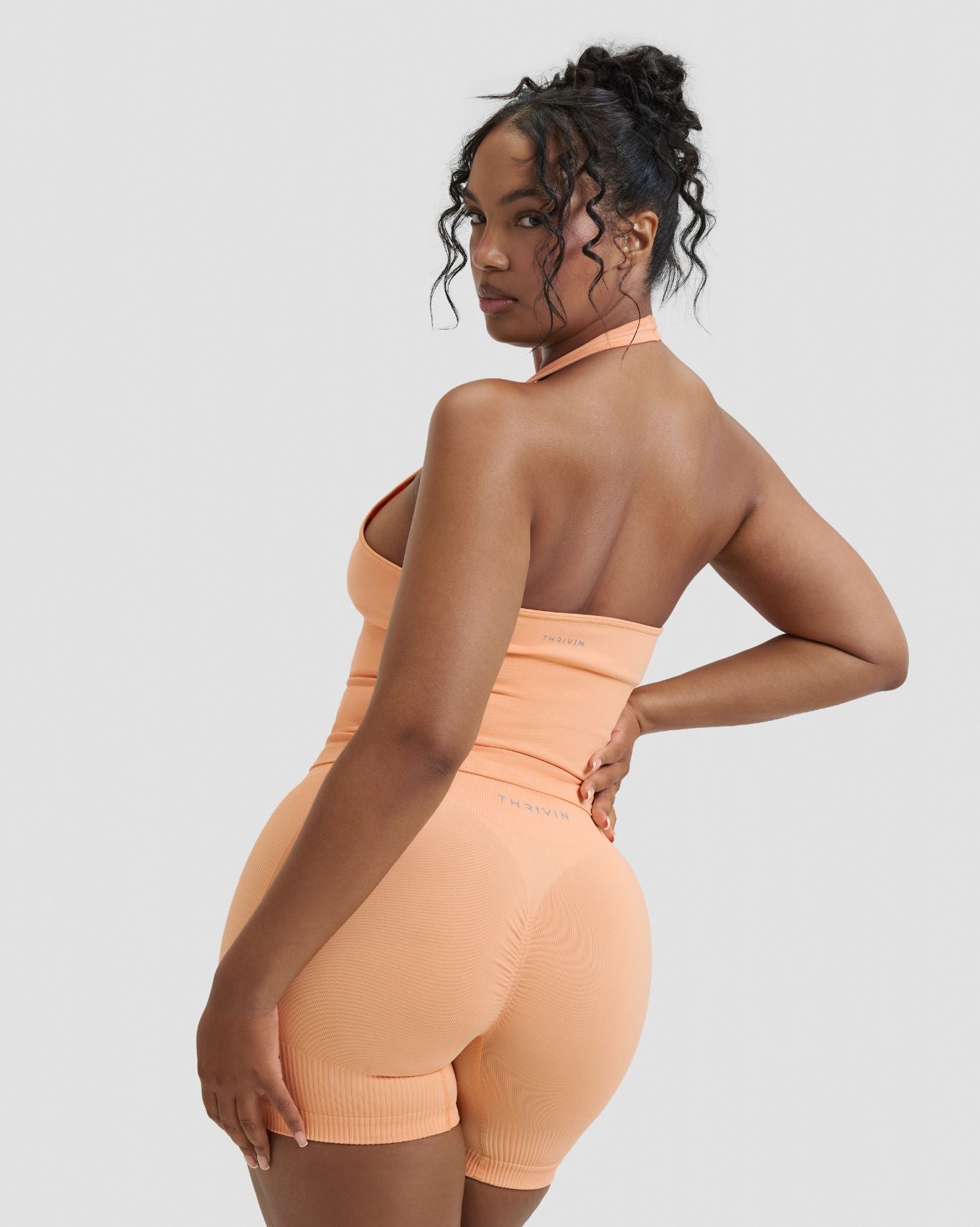 Elevate™ Top de Escote Halter Sin Costuras de Modelado | Melón