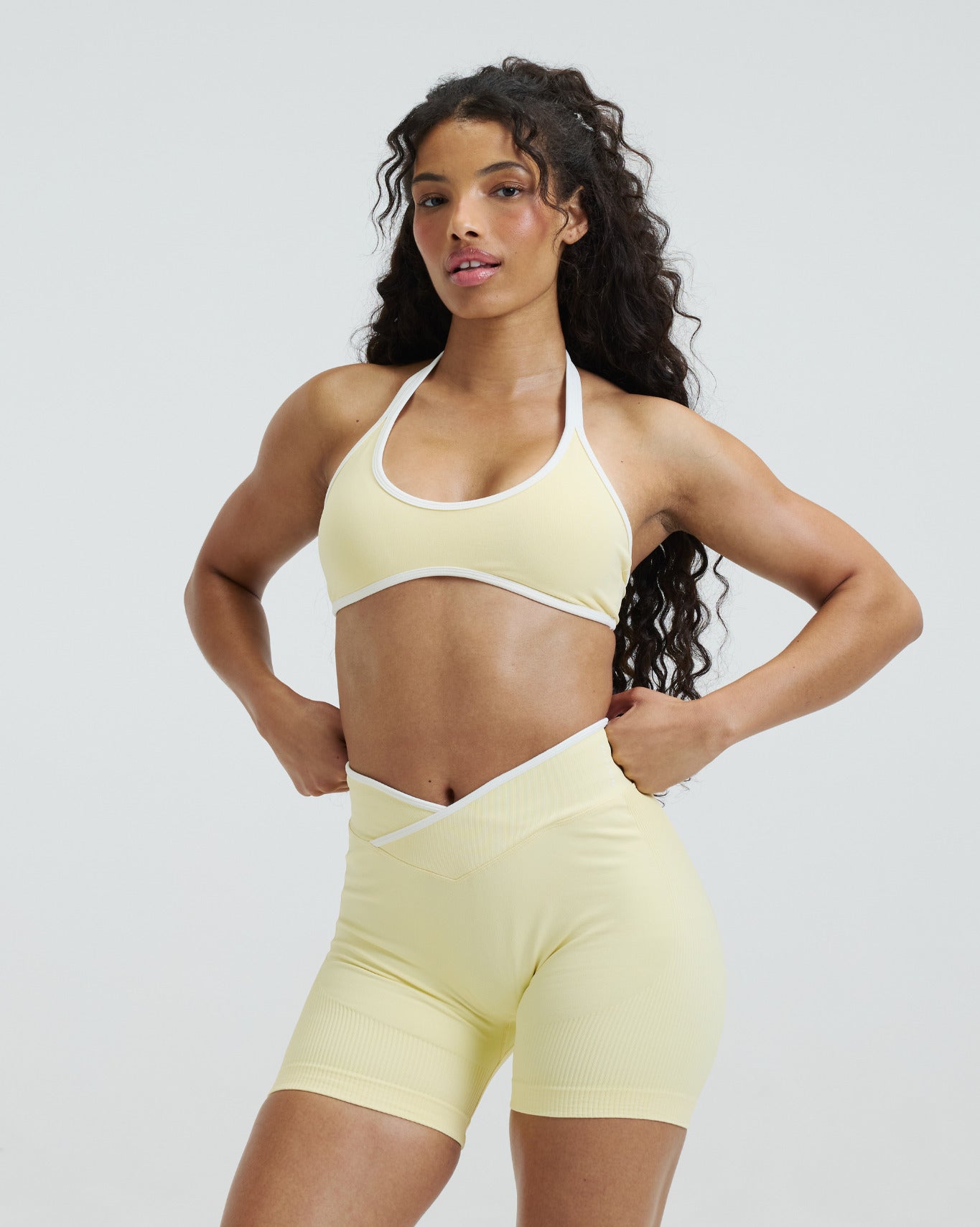 Elevate™ Outline Short Scrunch Shorts | Golden Butter