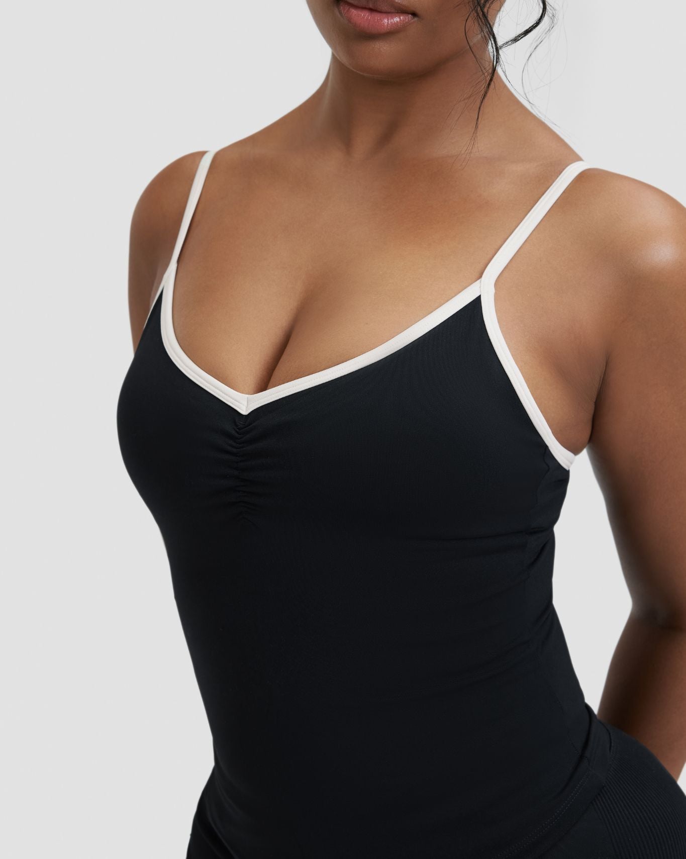 Elevate™ Outline Cross Back Tank Top | Night Black
