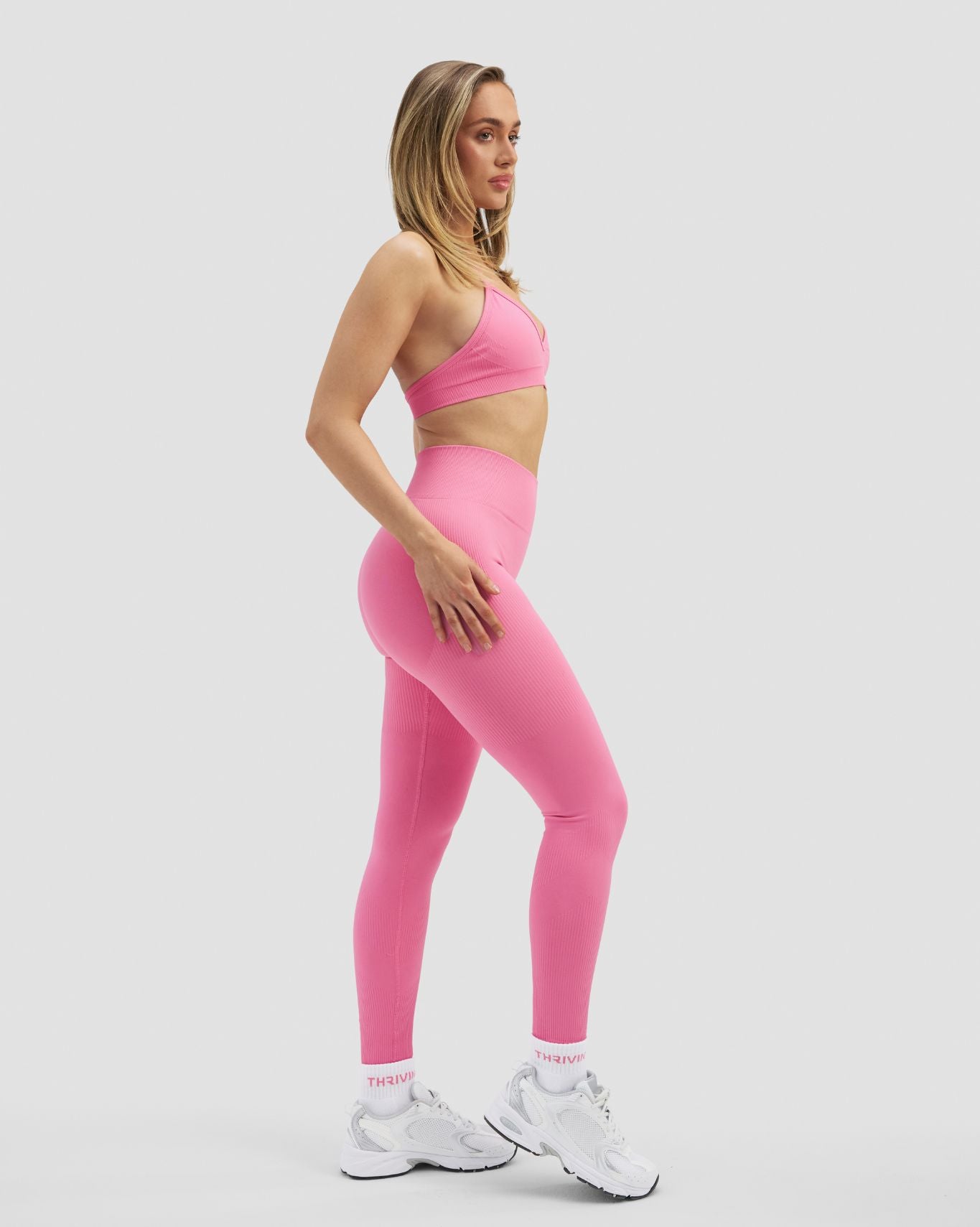 Elevate™ Leggings de modelado con cintura alta y fruncido | Rosa burbuja