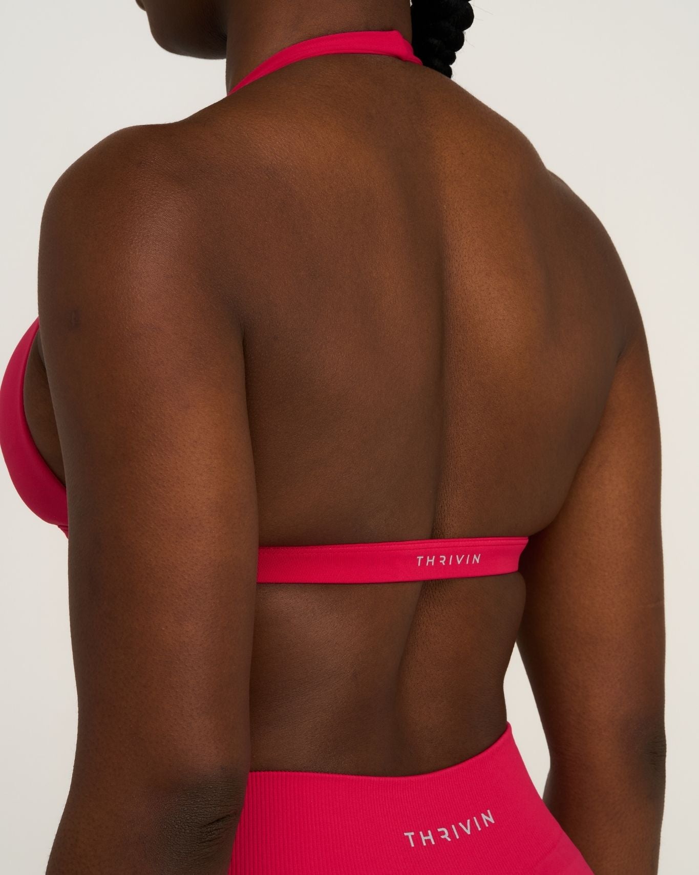 Elevate™ Sujetador Esculpteador Sin Costuras con Escote en V y Estilo Halter | Fresa