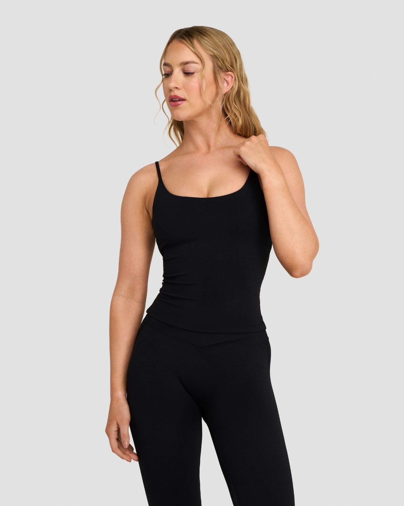 Elevate™ Sculpting Seamless Scoop Neck Cami | Night Black