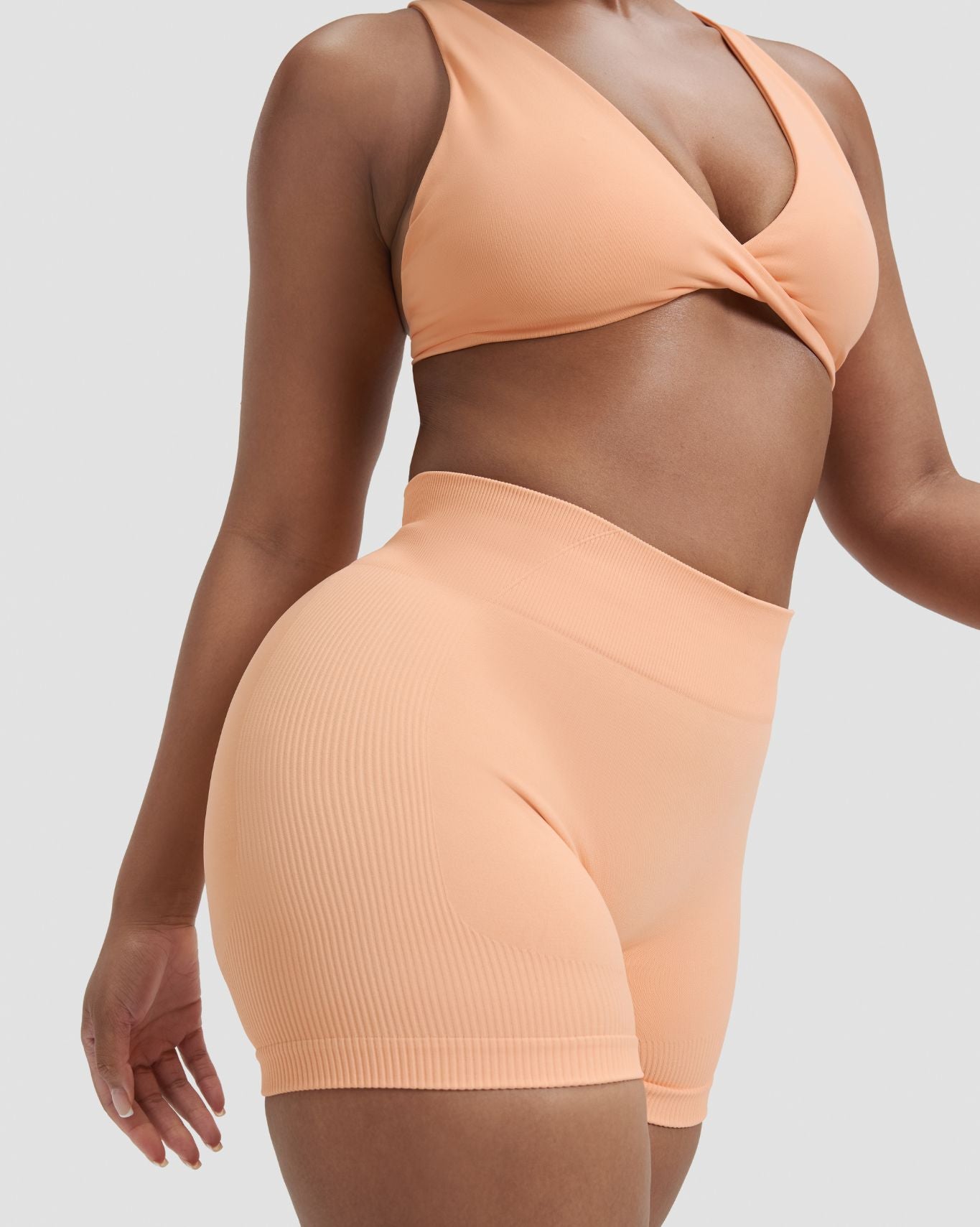 Elevate™ Pantalones Cortos Más Cortos Modeladores a Media Cintura con Detalle de Fruncido | Melón