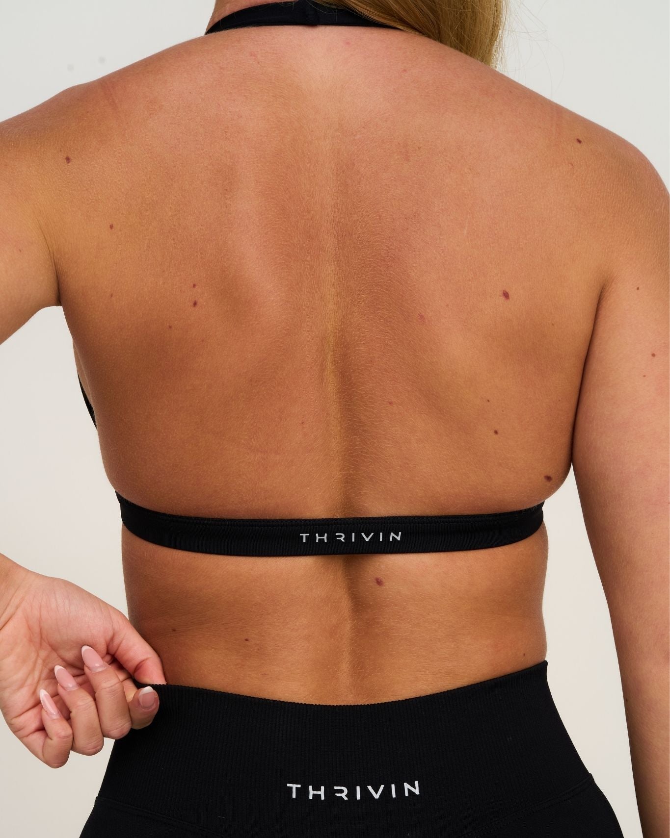 Elevate™ Sujetador Halter con Escote en V Sin Costuras Esculpidor | Negro Noche