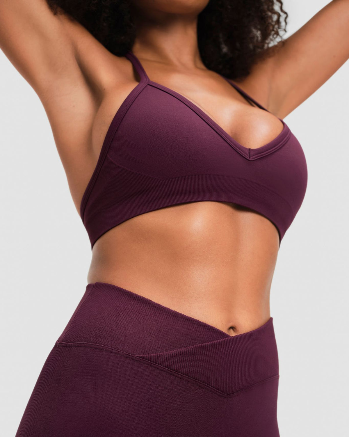 Elevate™ Sculpting Mid V-Waist Flare Leggings | Winter Plum