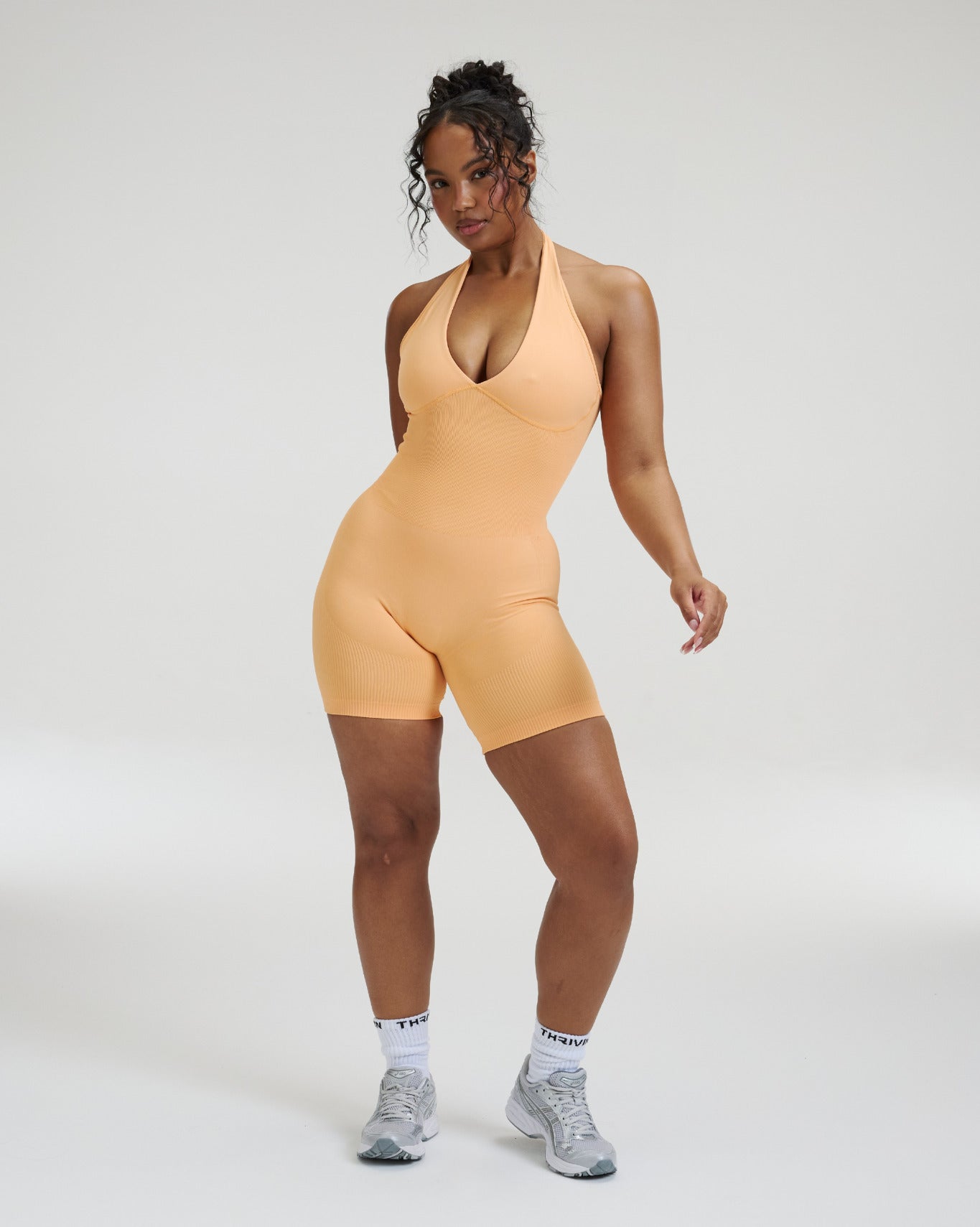 Elevate™ Todo en Uno Modelador con Escote Halter | Melón