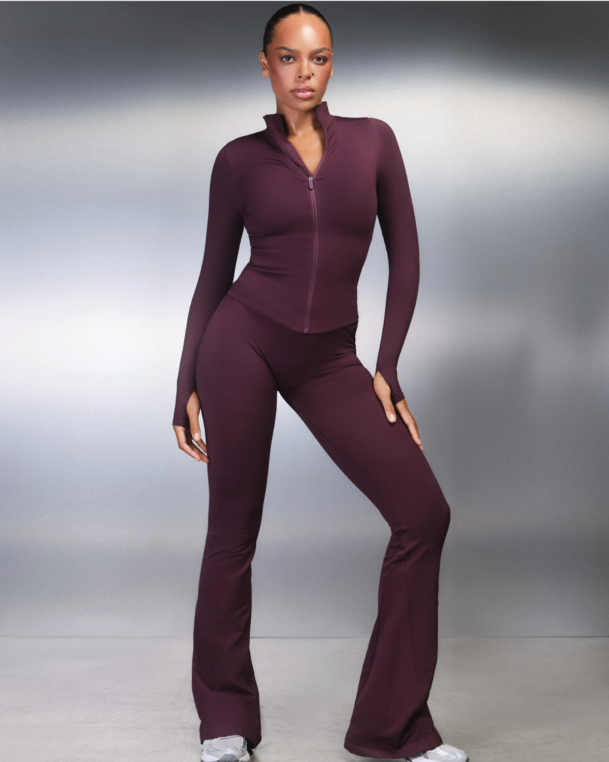 Elevate™ Sculpting Mid V-Waist Flare Leggings | Winter Plum