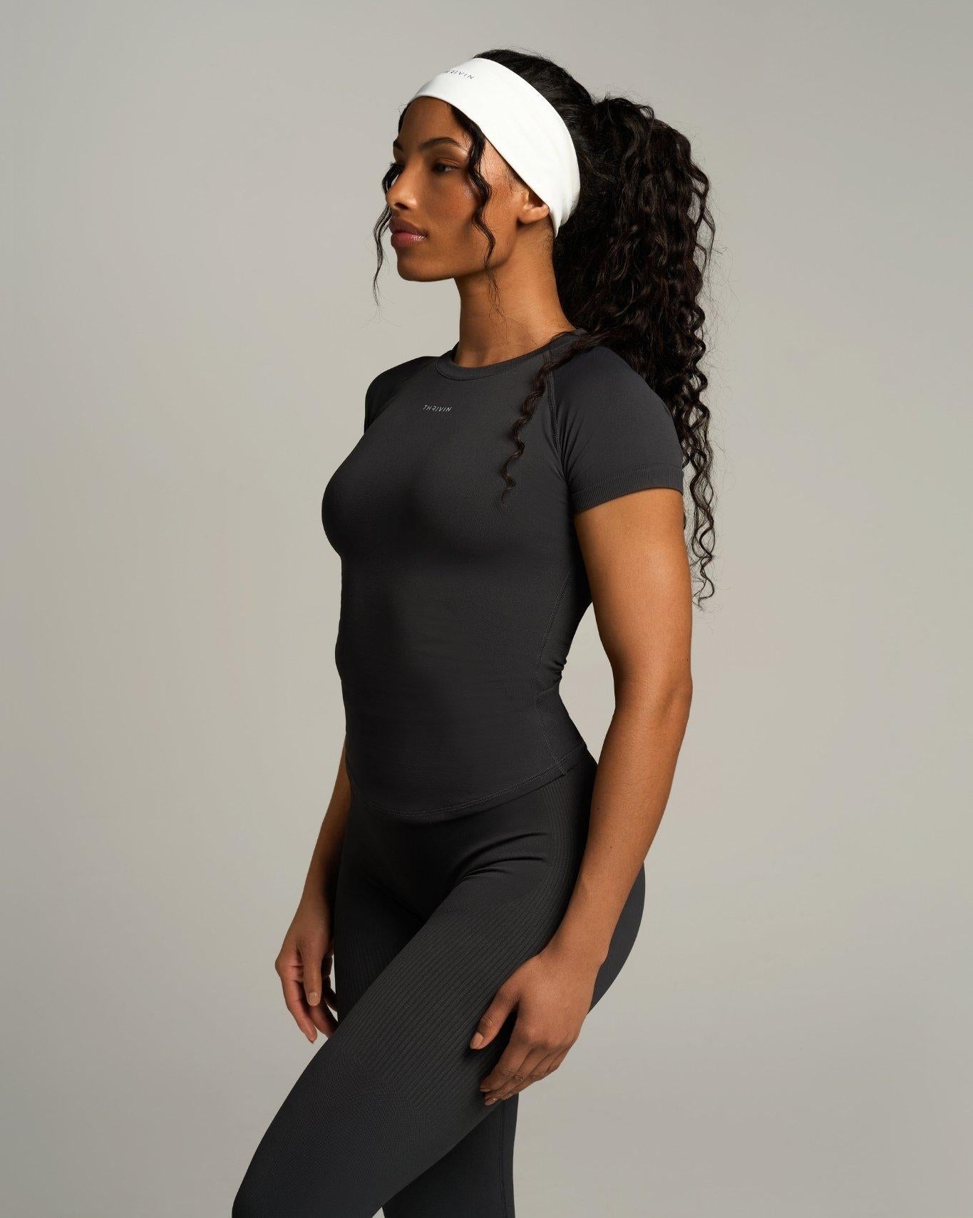 Janna is 168cm (5'6") and wears a size S.