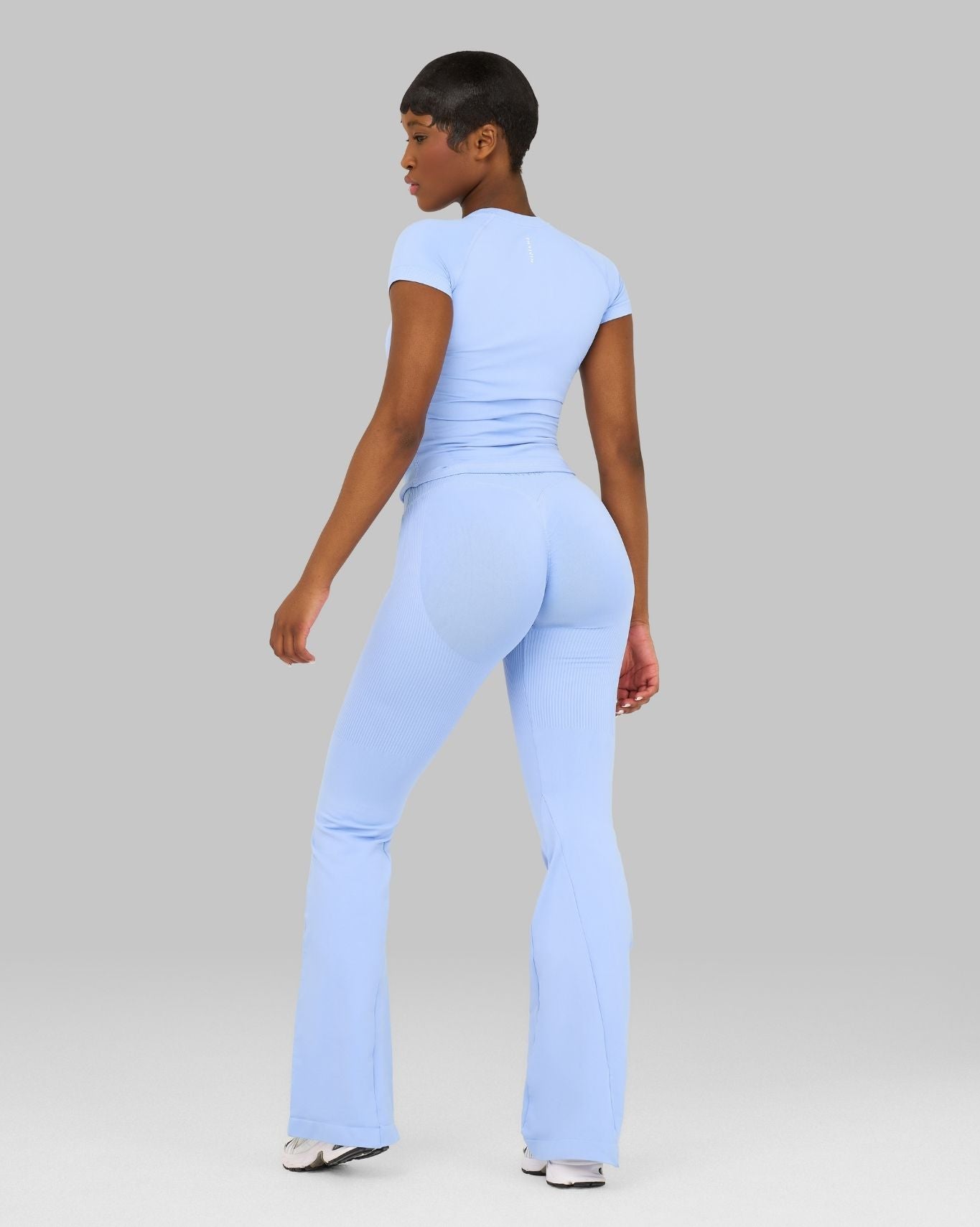 Elevate™ Sculpting Mid V-Waist Scrunch Flare | Glacier