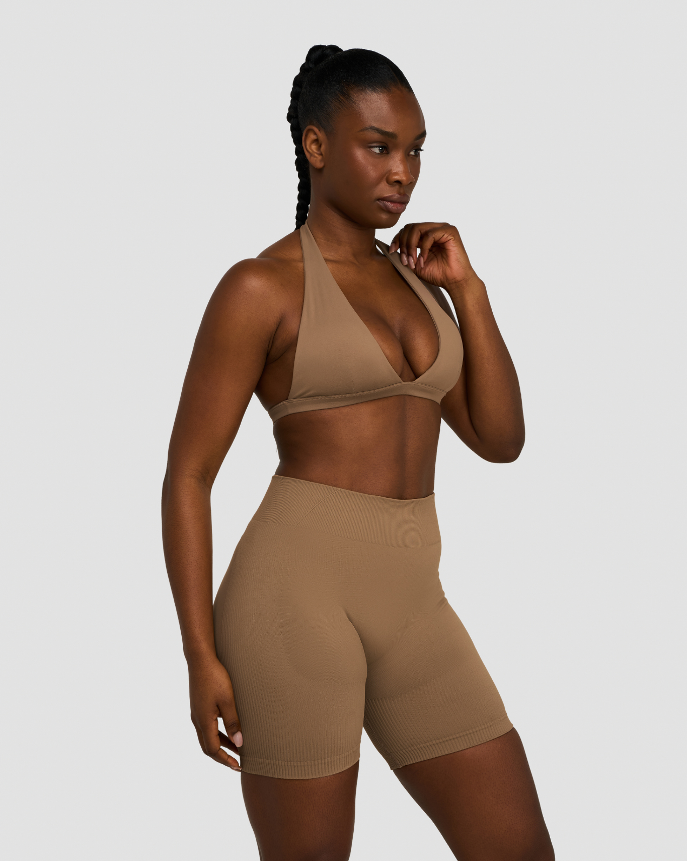 Elevate™ Sculpting Seamless V-Neck Halter Bra | Toffee