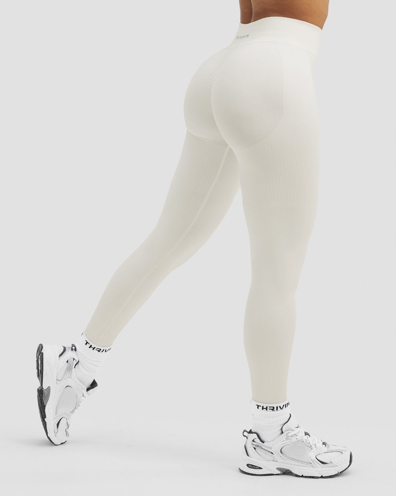 Elevate™ Sculpting Mid Waist Scrunch Leggings | Cream