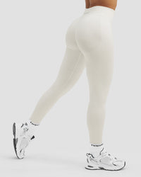 Elevate™ Sculpting Mid Waist Scrunch Leggings | Cream