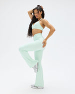Elevate™ Sculpting Mid V-Waist Flare Leggings | Mint Julep