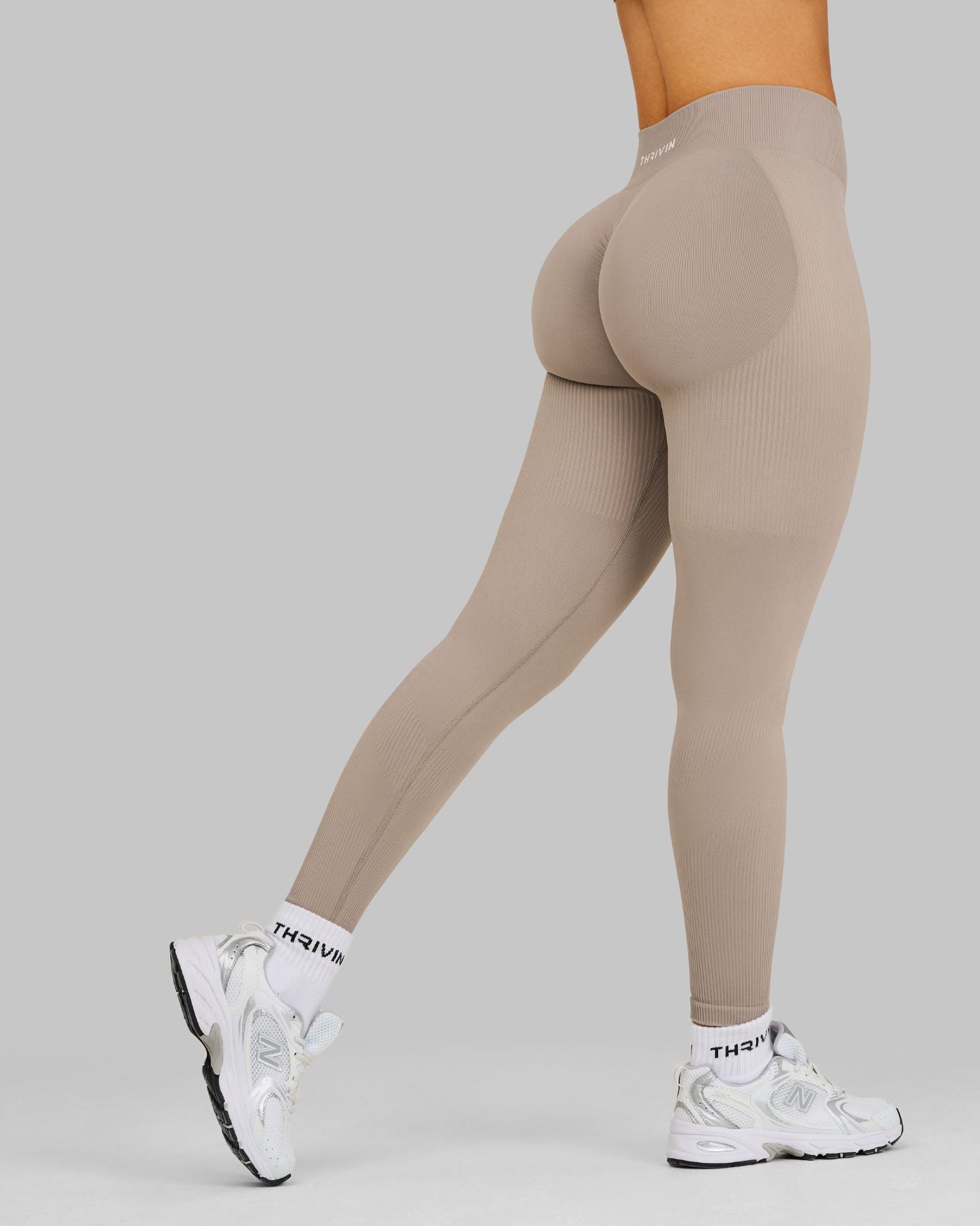 Alex is 165cm and wears a size S.