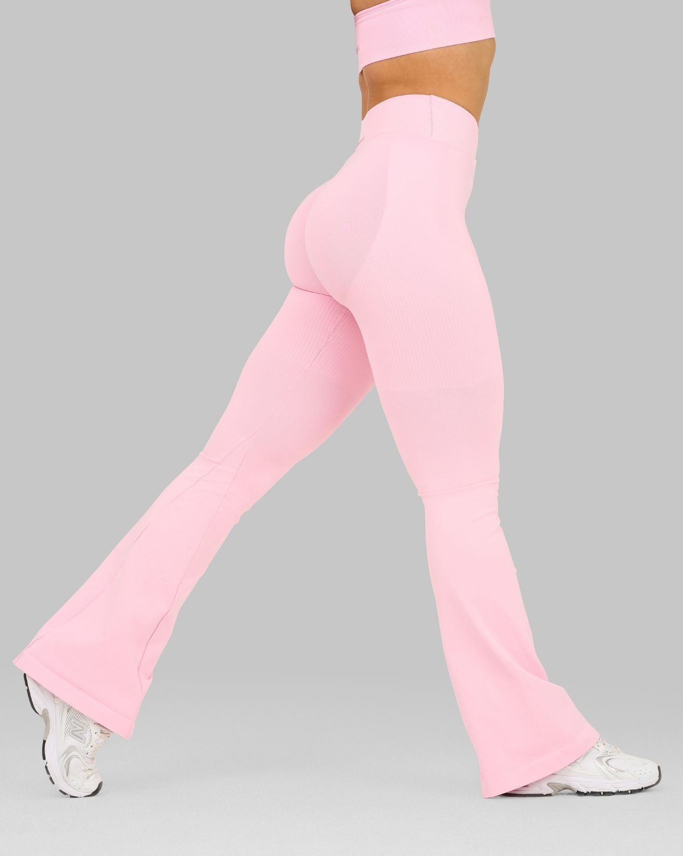 Elevate™ Sculpting Mid V-Waist Flare Leggings | Candy Pink