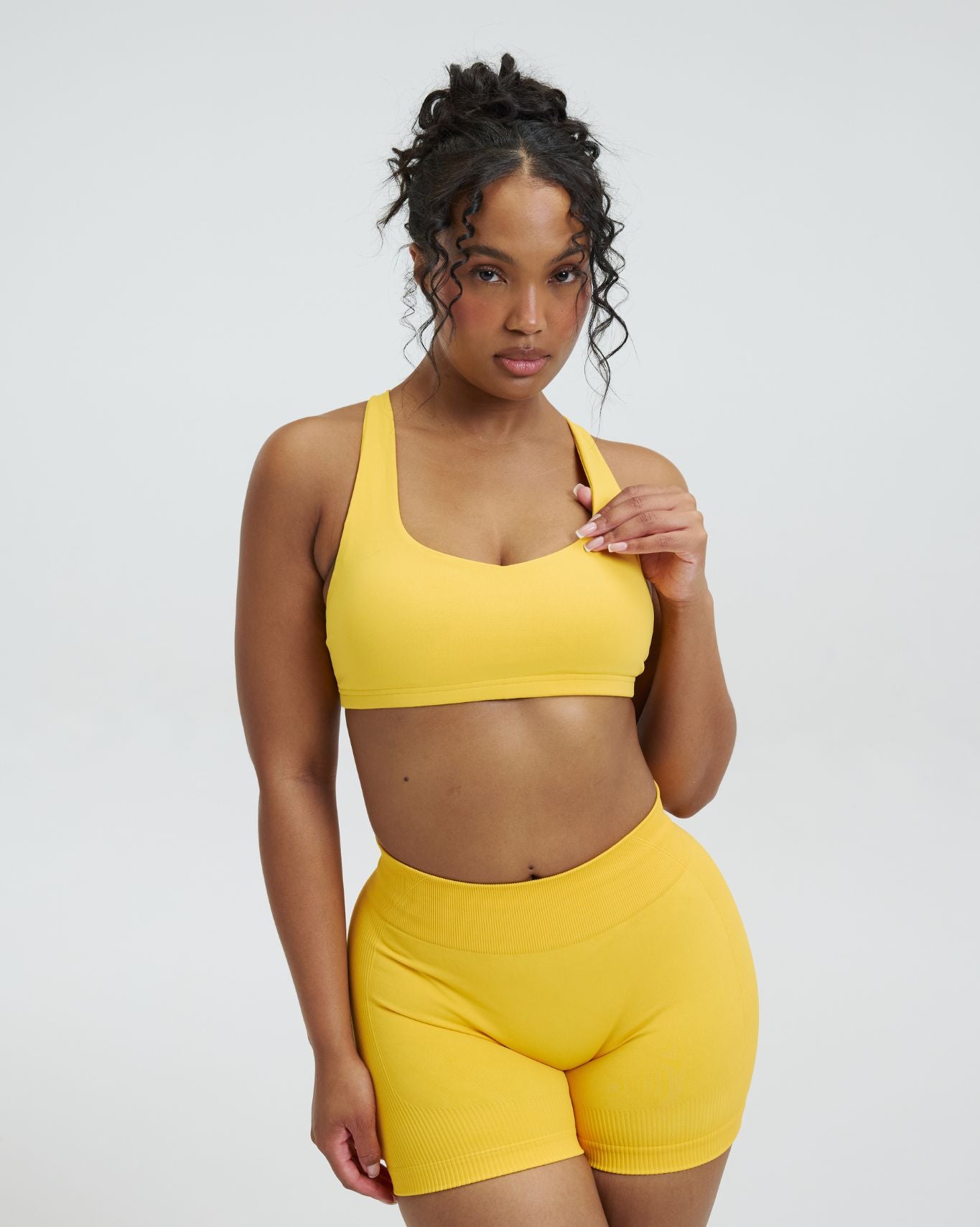 Elevate™ Sculpting Medium Impact Multiway Bra | Banana