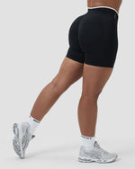 Elevate™ Outline Short Scrunch Shorts | Night Black