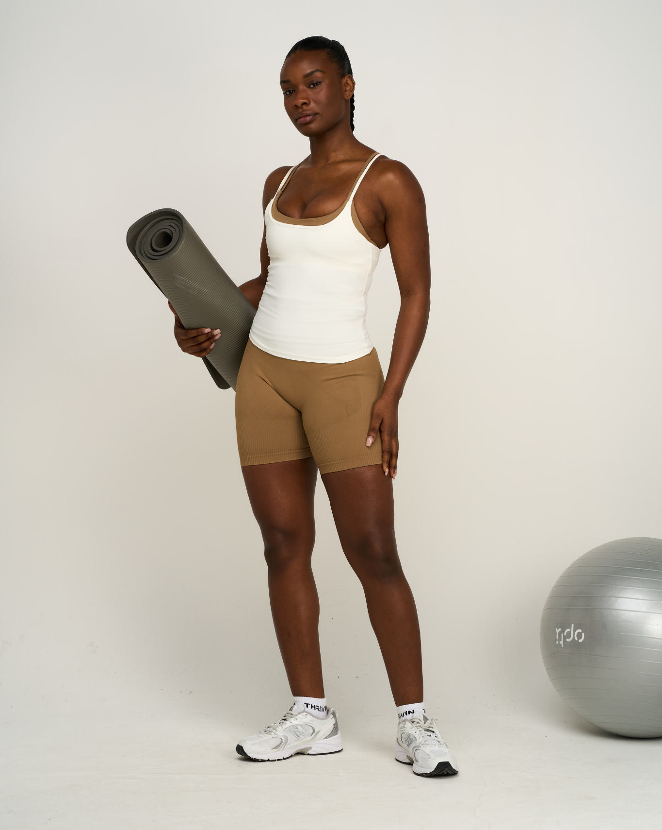 Elevate™ Sculpting Seamless Scoop Neck Cami | Cream