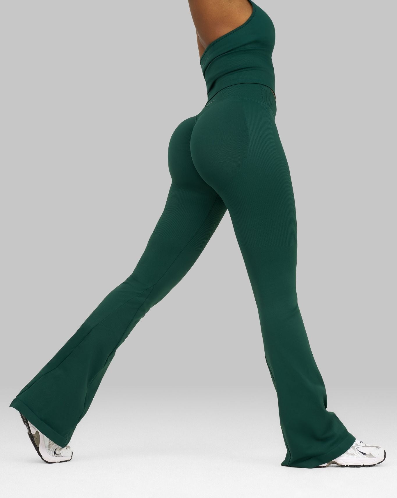 Flared Leggings for Women | Sculpting Yoga & Flare Fit | Thrivin