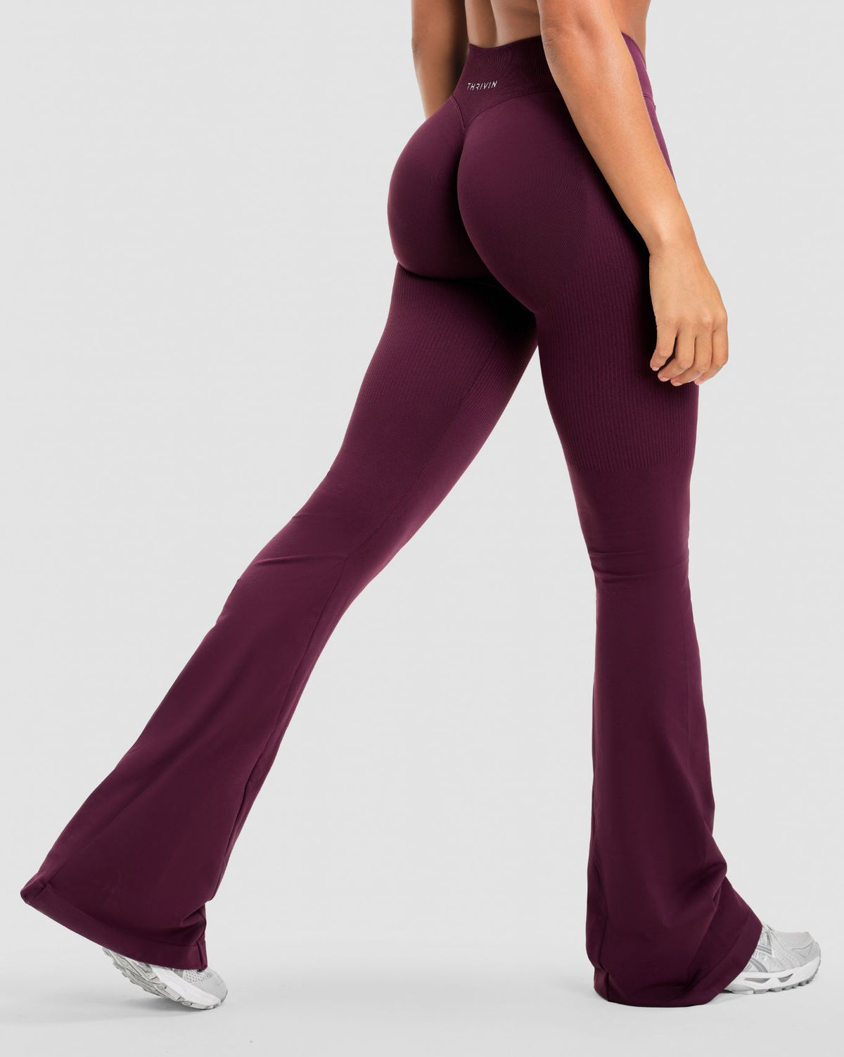 Elevate™ Sculpting Mid V-Waist Flare Leggings | Winter Plum