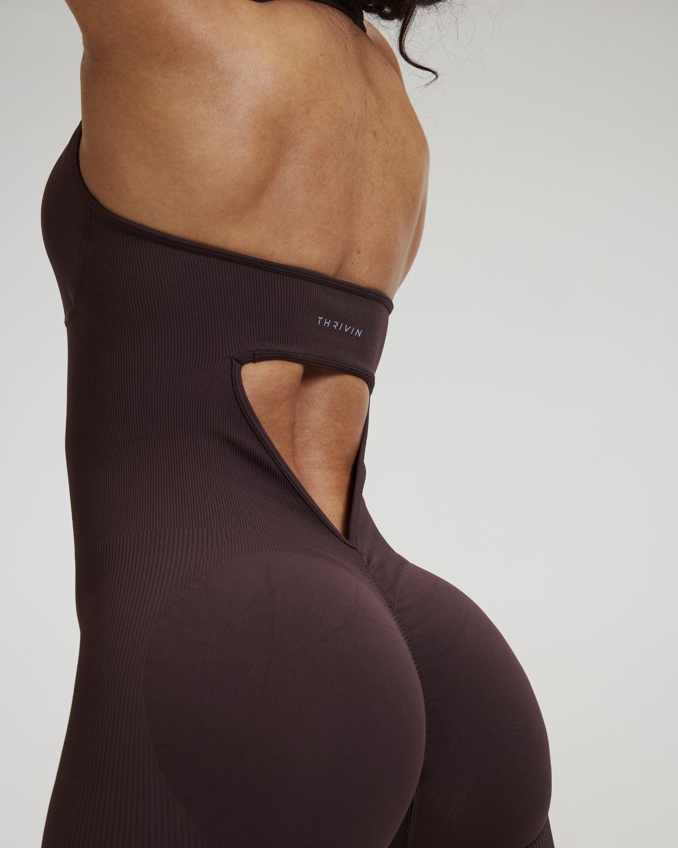 Elevate™ Todo en Uno Moldeador con Escote Halter | Café