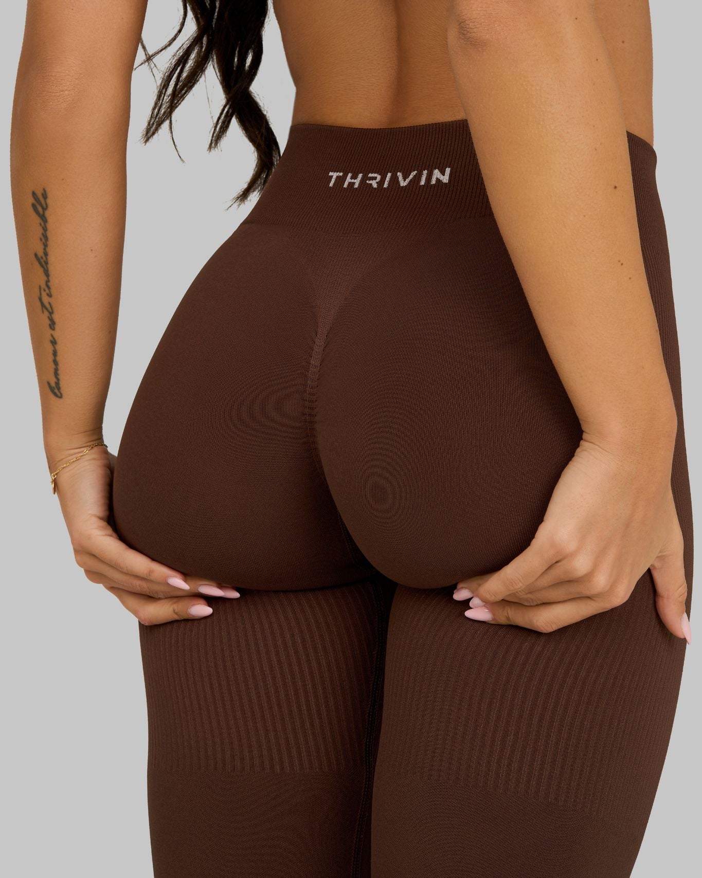 THRIVIN ショートレギンス グレー　ブラウン　2点 Women's Sculpting Gym Shorts | Scrunch & Booty Enhancing | Thrivin