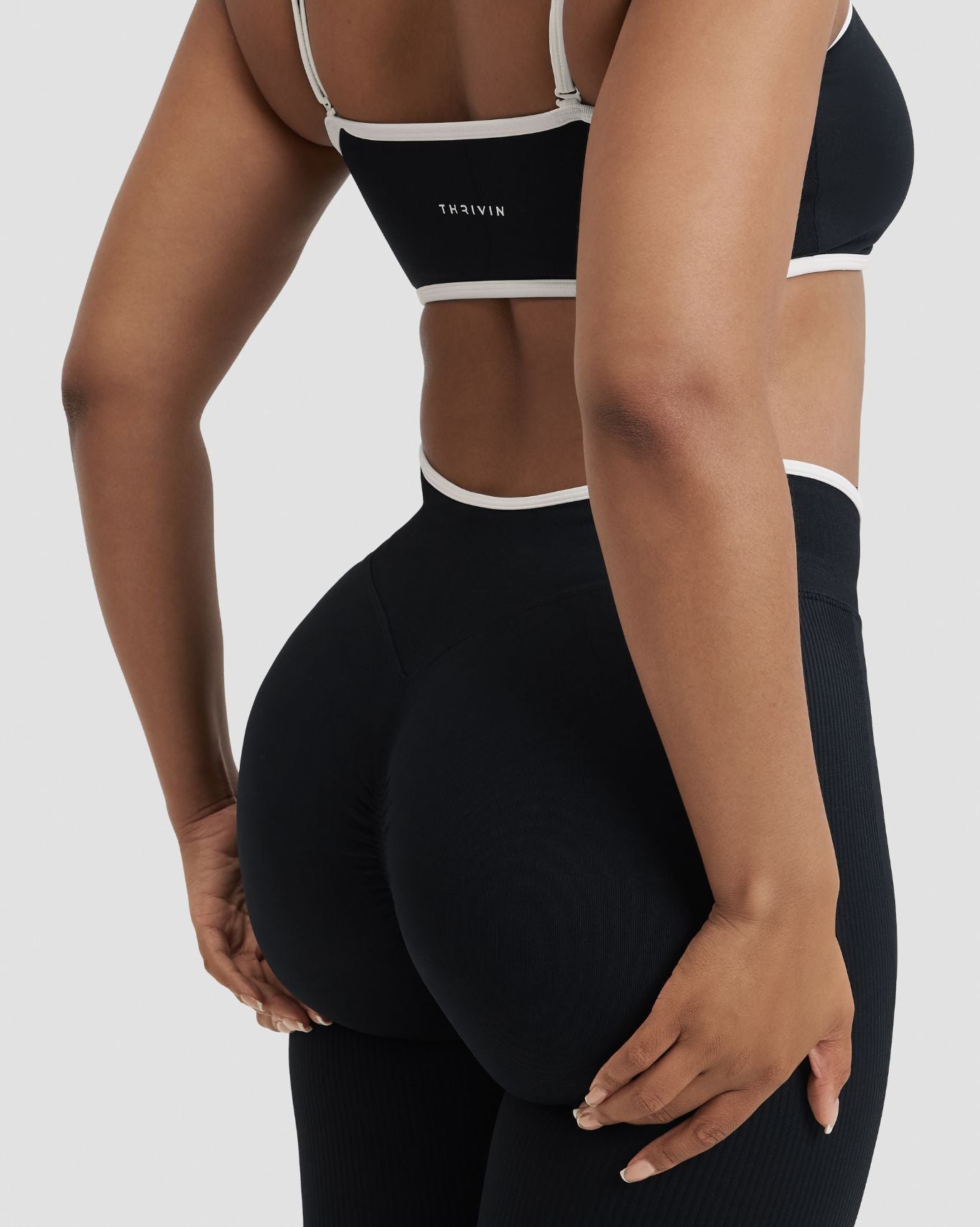 Elevate™ Outline V High Waist Leggings | Night Black