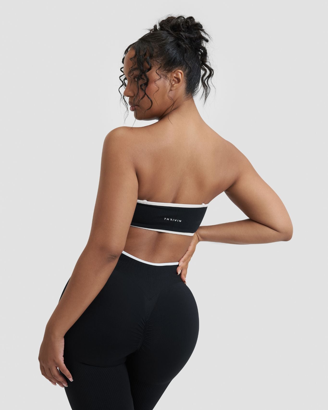 Elevate™ Outline Bandeau Bra | Night Black