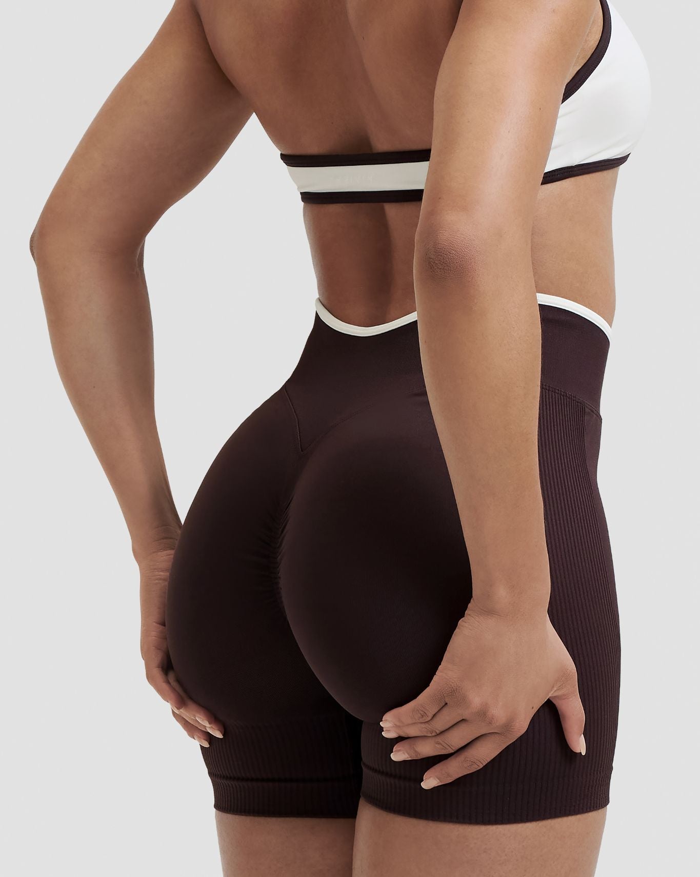 Elevate™ Outline Short Scrunch Shorts | Coffee