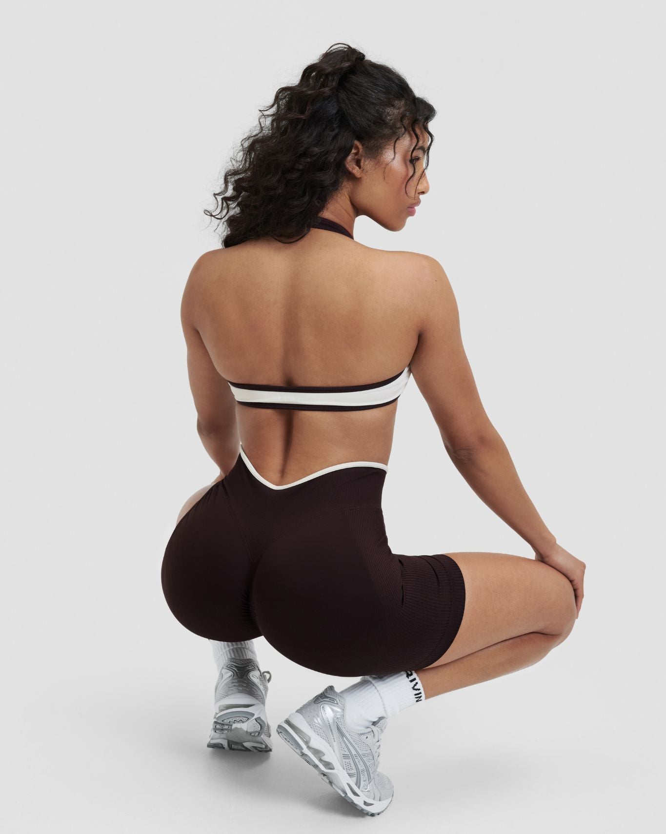 Elevate™ Outline Short Scrunch Shorts | Coffee