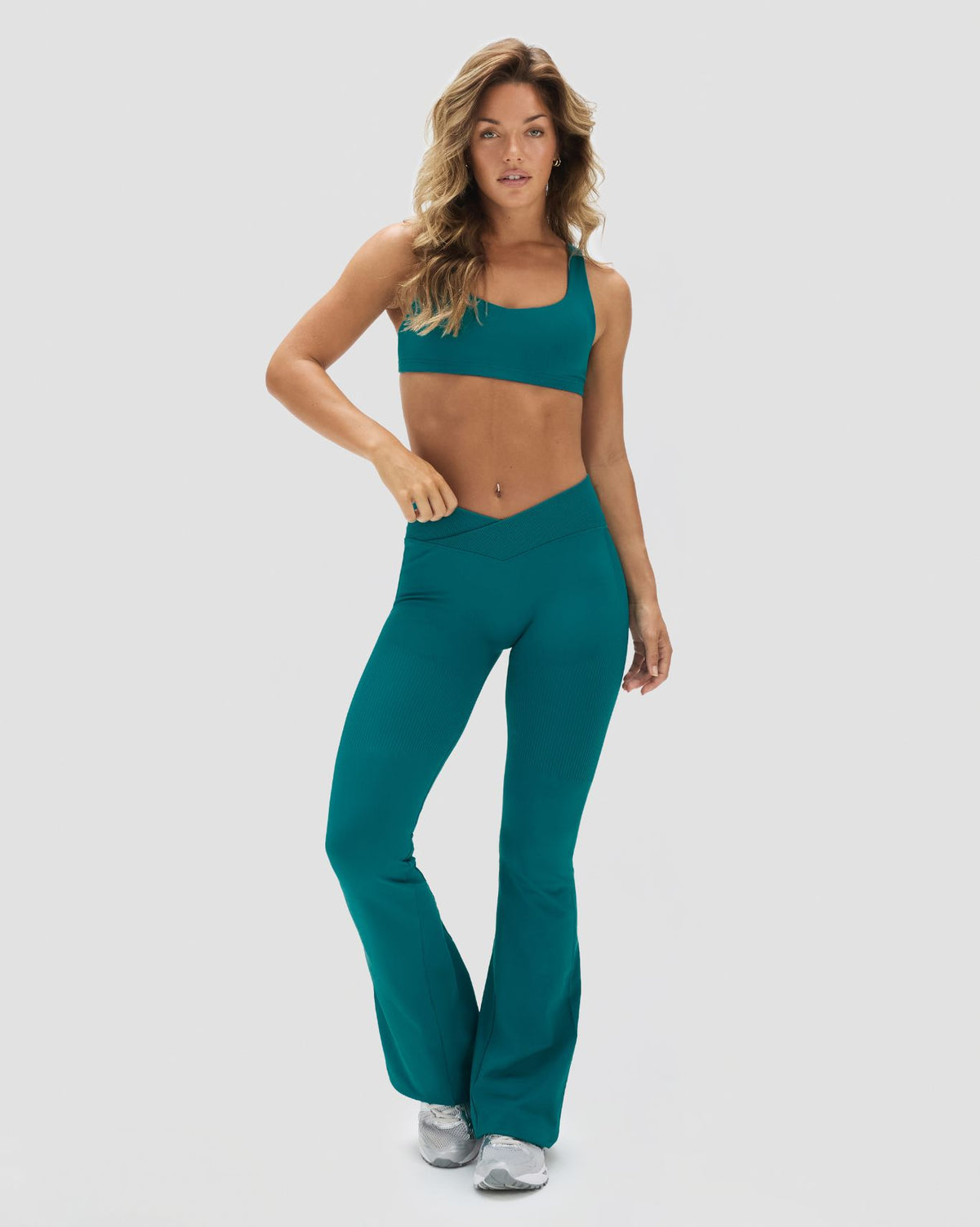 Elevate™ Sculpting Mid V-Waist Flare Leggings | Harbor Blue