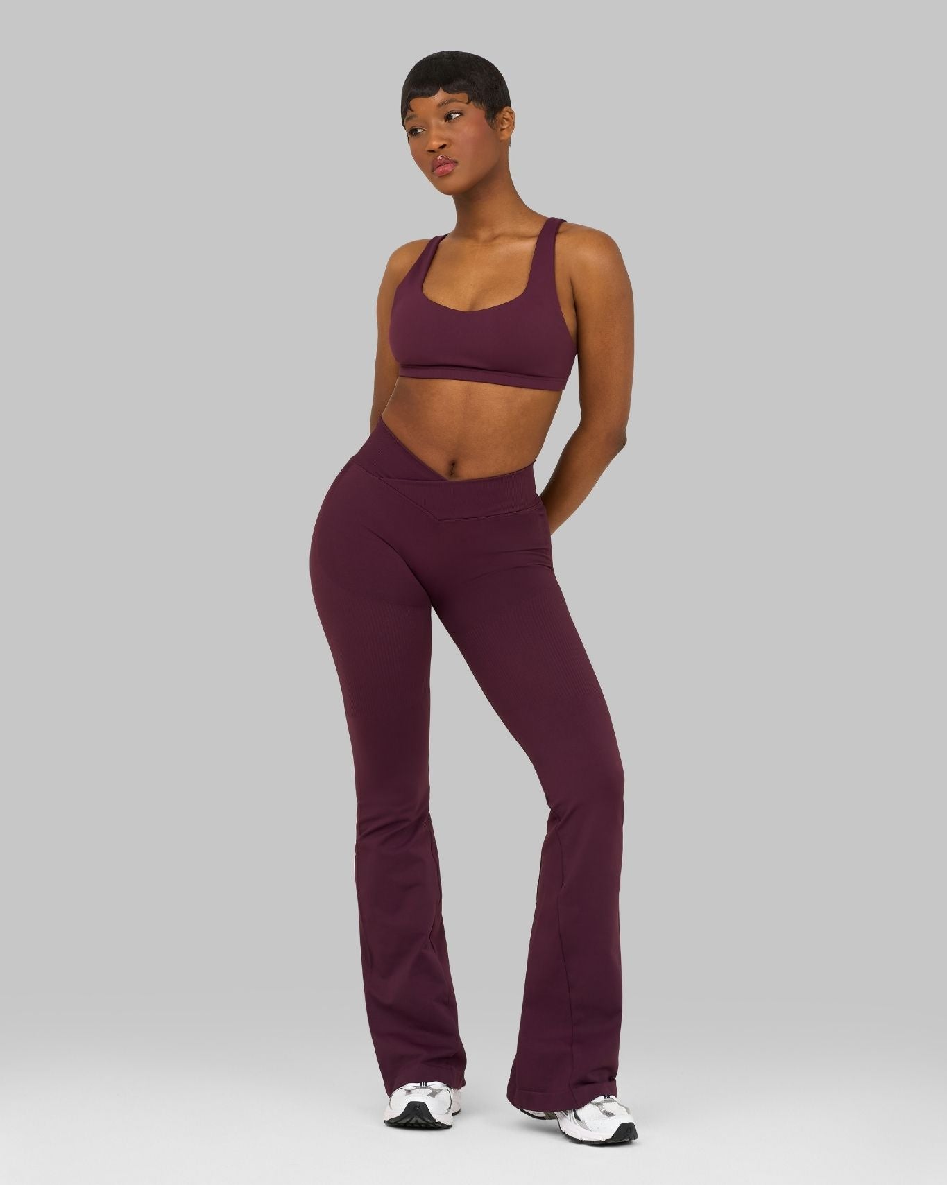 Sculpting Mid V-Waist Scrunch Flared Leggings - Winter Plum | Thrivin