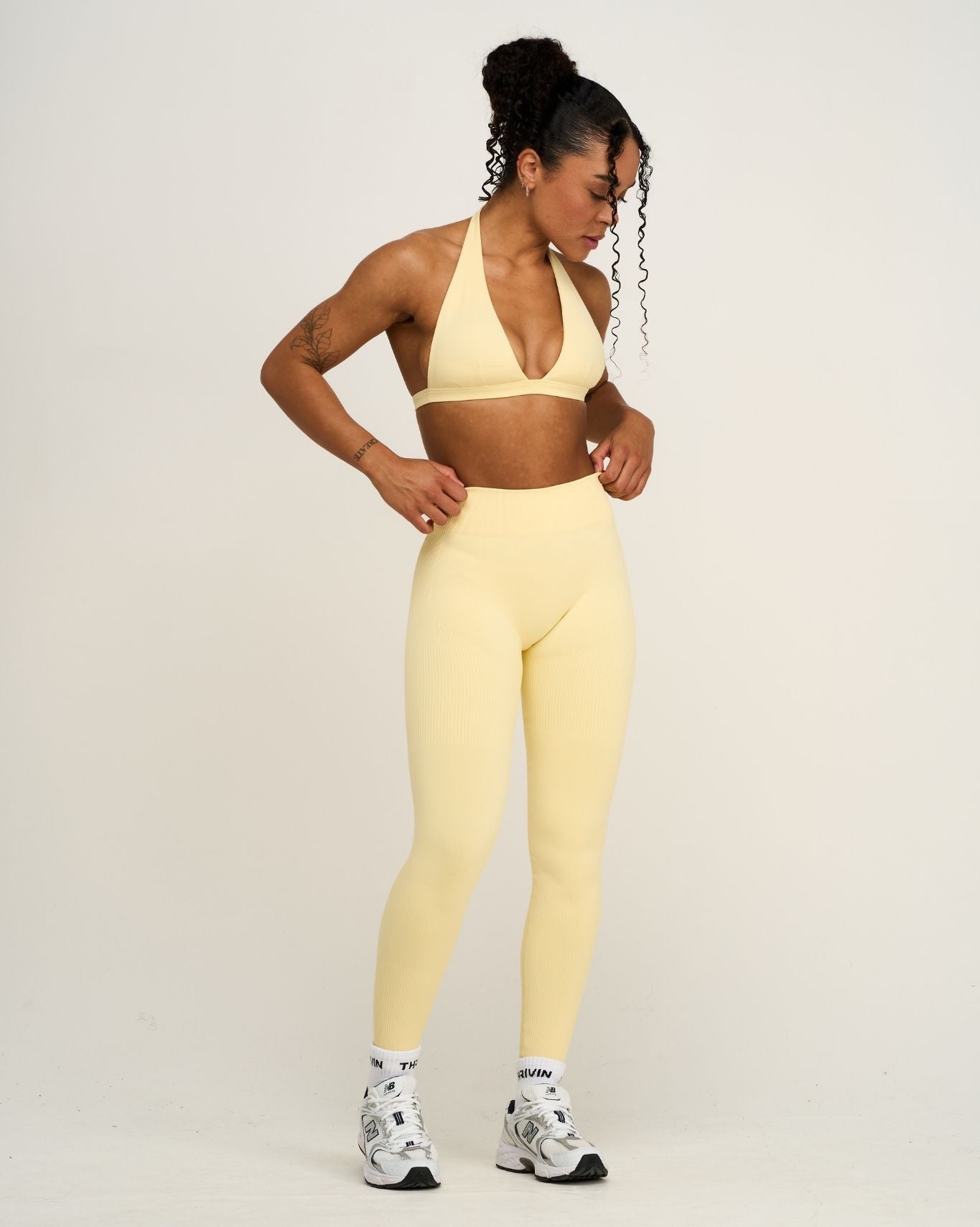 Elevate™ Sculpting Mid Waist Scrunch Leggings | Golden Butter