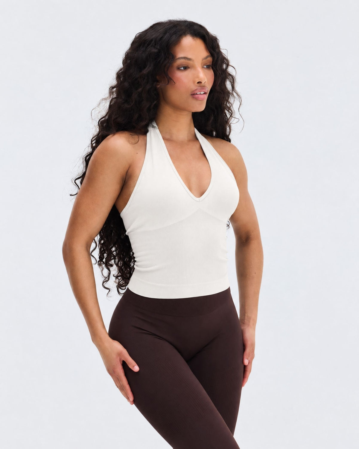 Elevate™ Top Halter Sin Costuras con Efecto Moldeador | Blanco