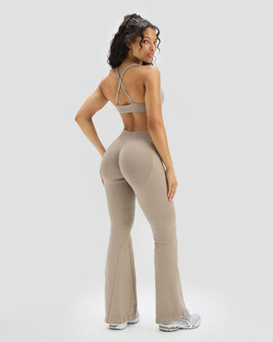 Elevate™ Sculpting Mid V-Waist Flare Leggings | Latte