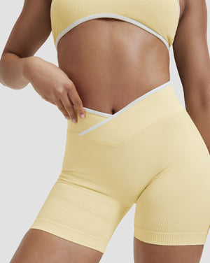 Elevate™ Outline Short Scrunch Shorts | Golden Butter
